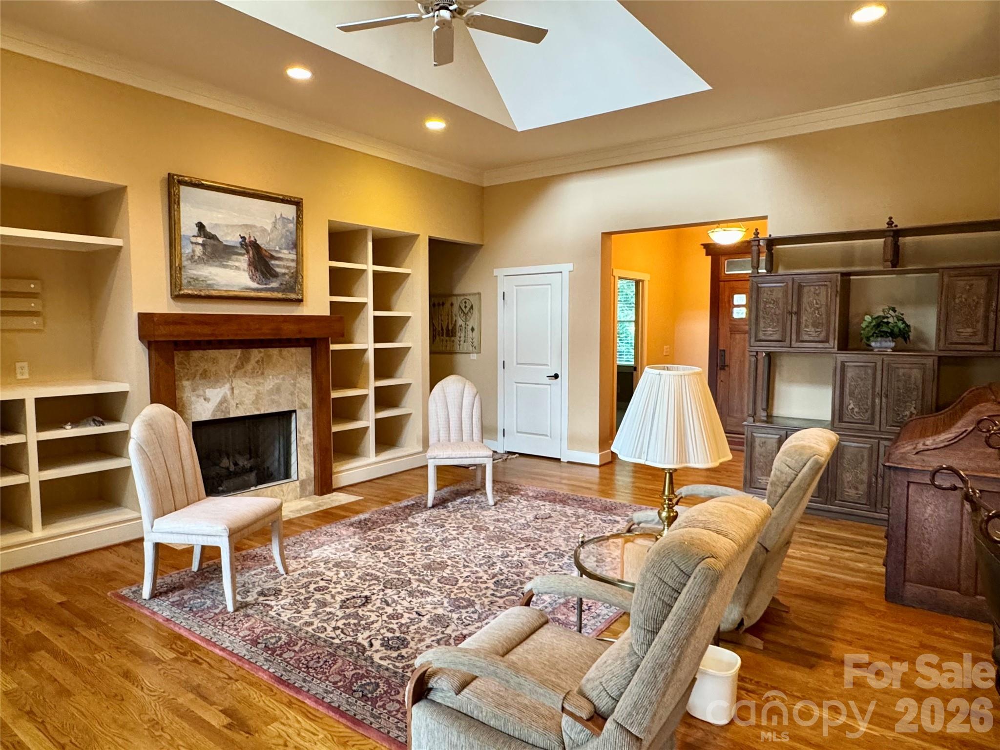 894 Dunroy Drive — Hendersonville