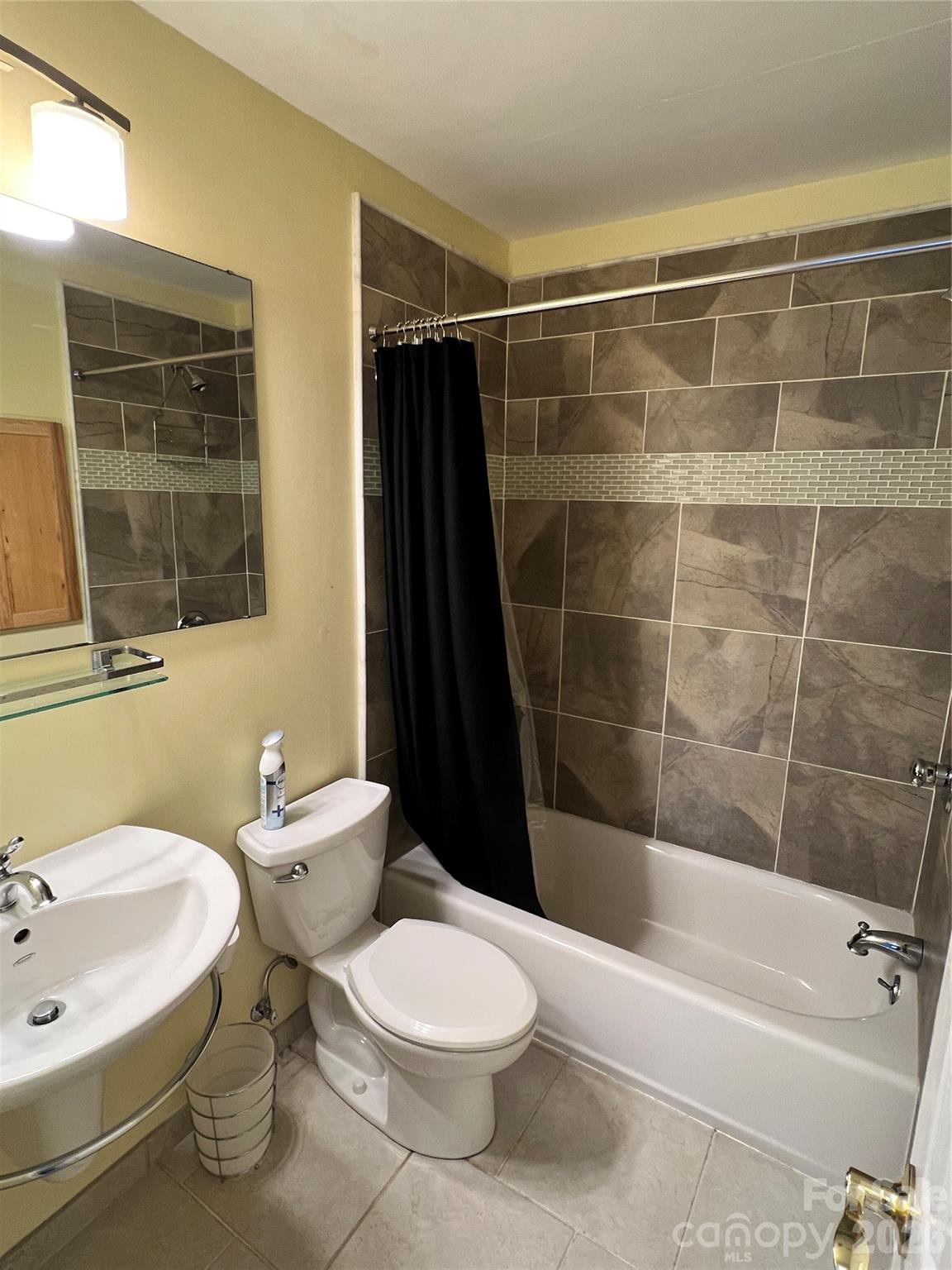 2401 Abbey Circle — Asheville