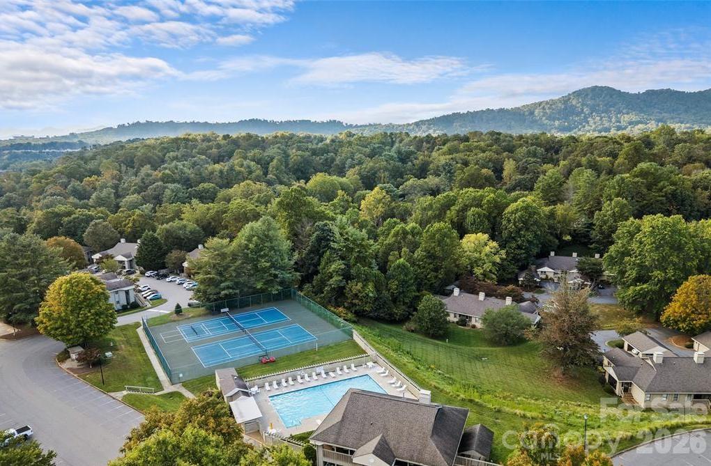 2401 Abbey Circle — Asheville