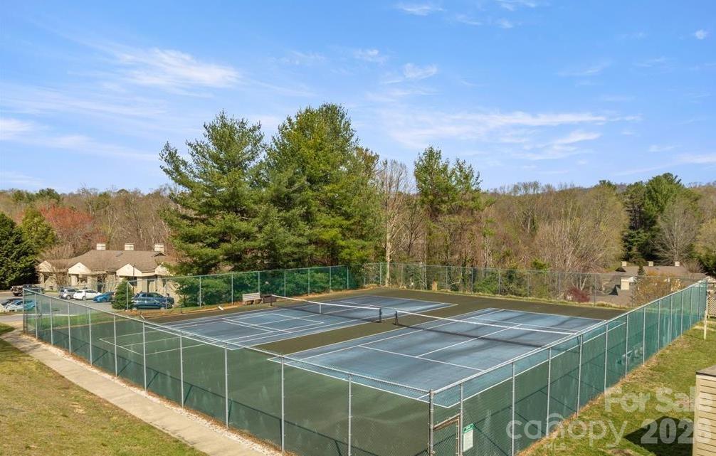 2401 Abbey Circle — Asheville