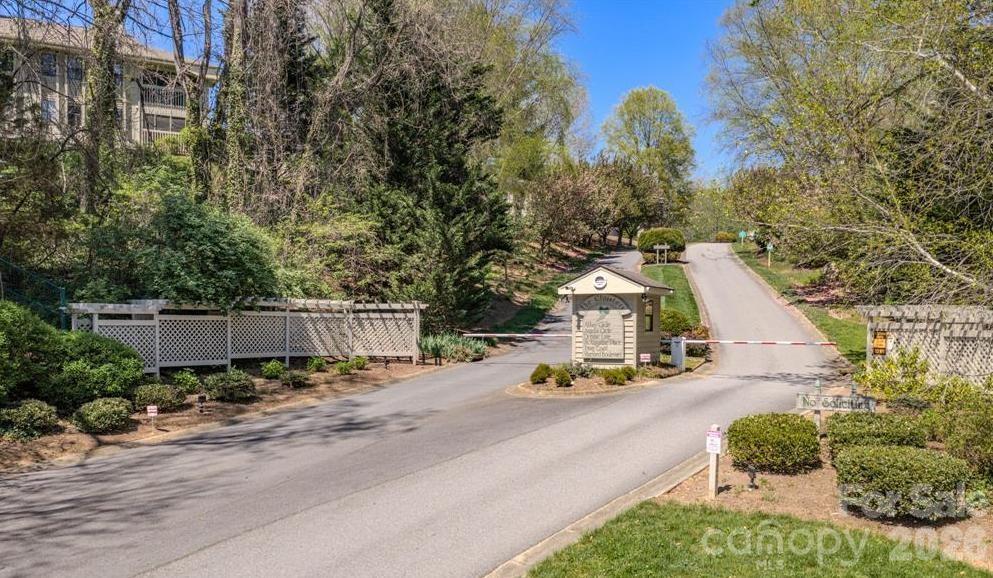 2401 Abbey Circle — Asheville