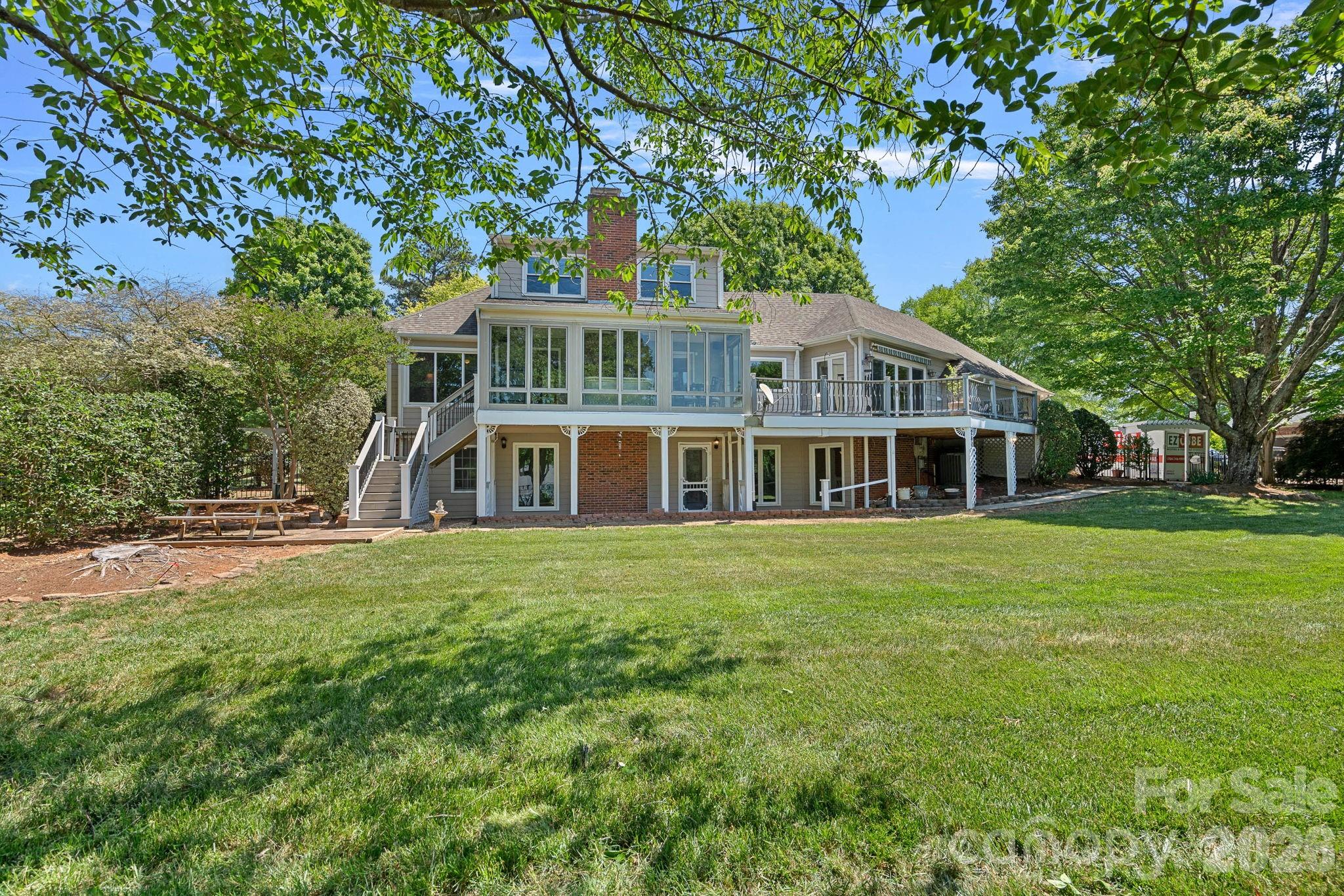 240 Canvasback Road — Mooresville