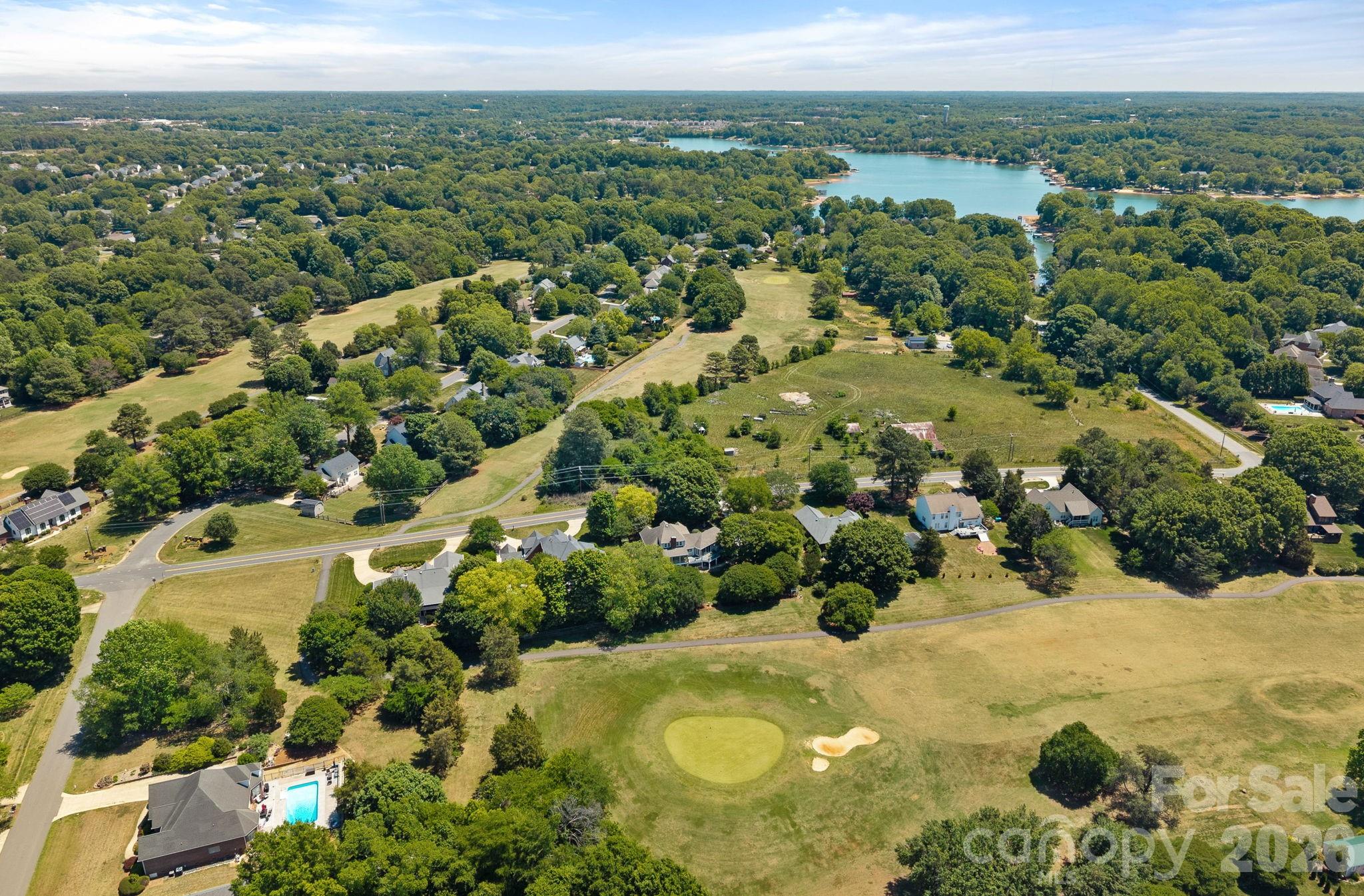 240 Canvasback Road — Mooresville