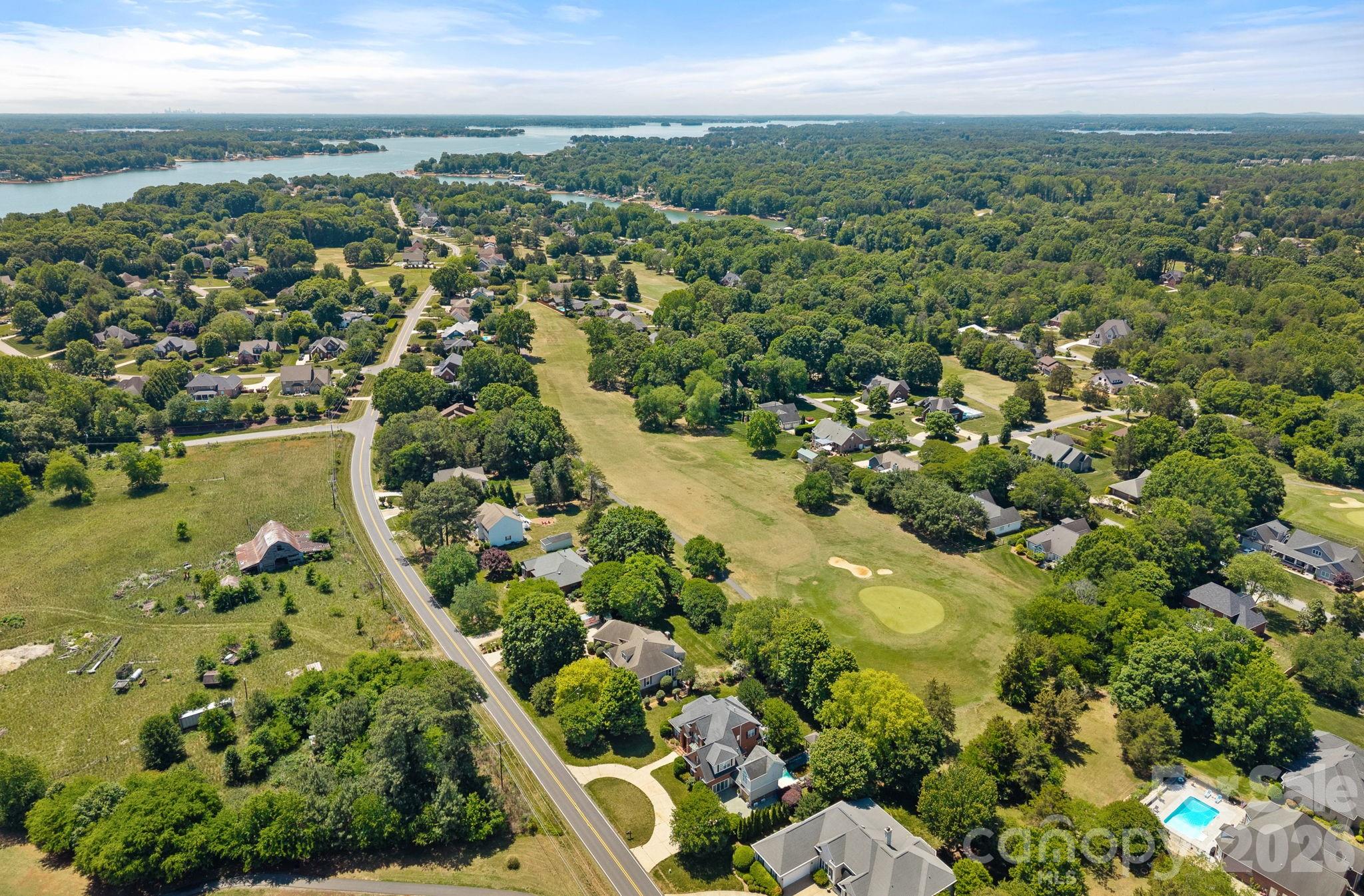 240 Canvasback Road — Mooresville