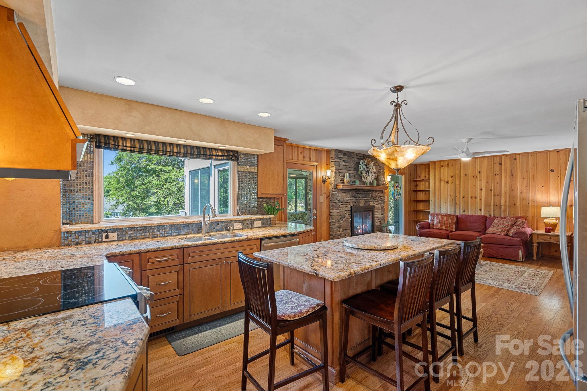 240 Canvasback Road — Mooresville