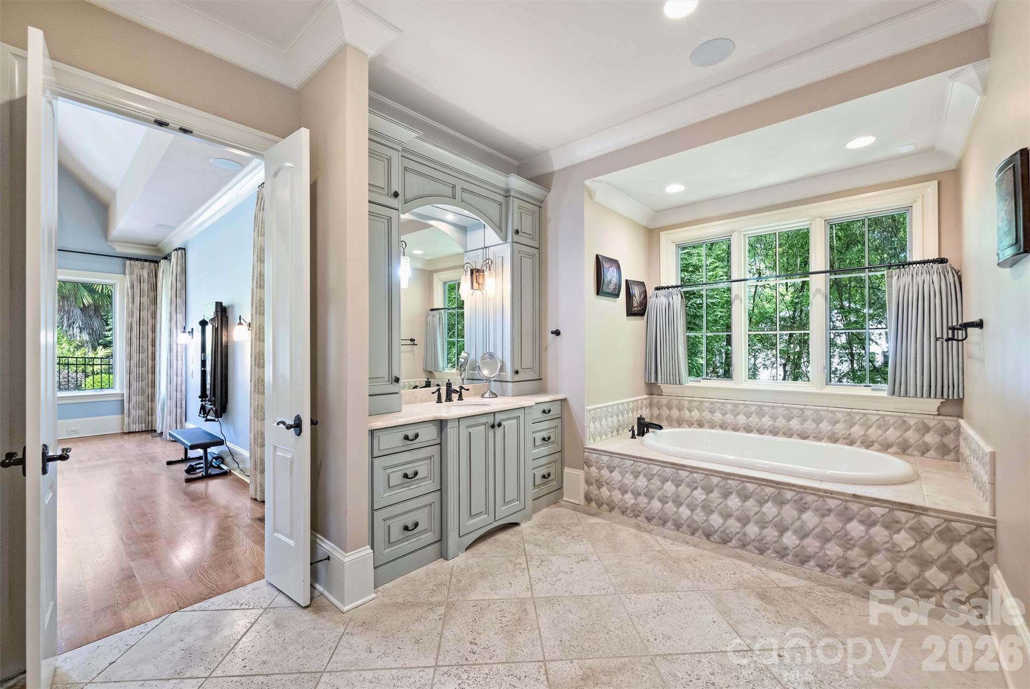 4901 Carmel Park Drive — Charlotte