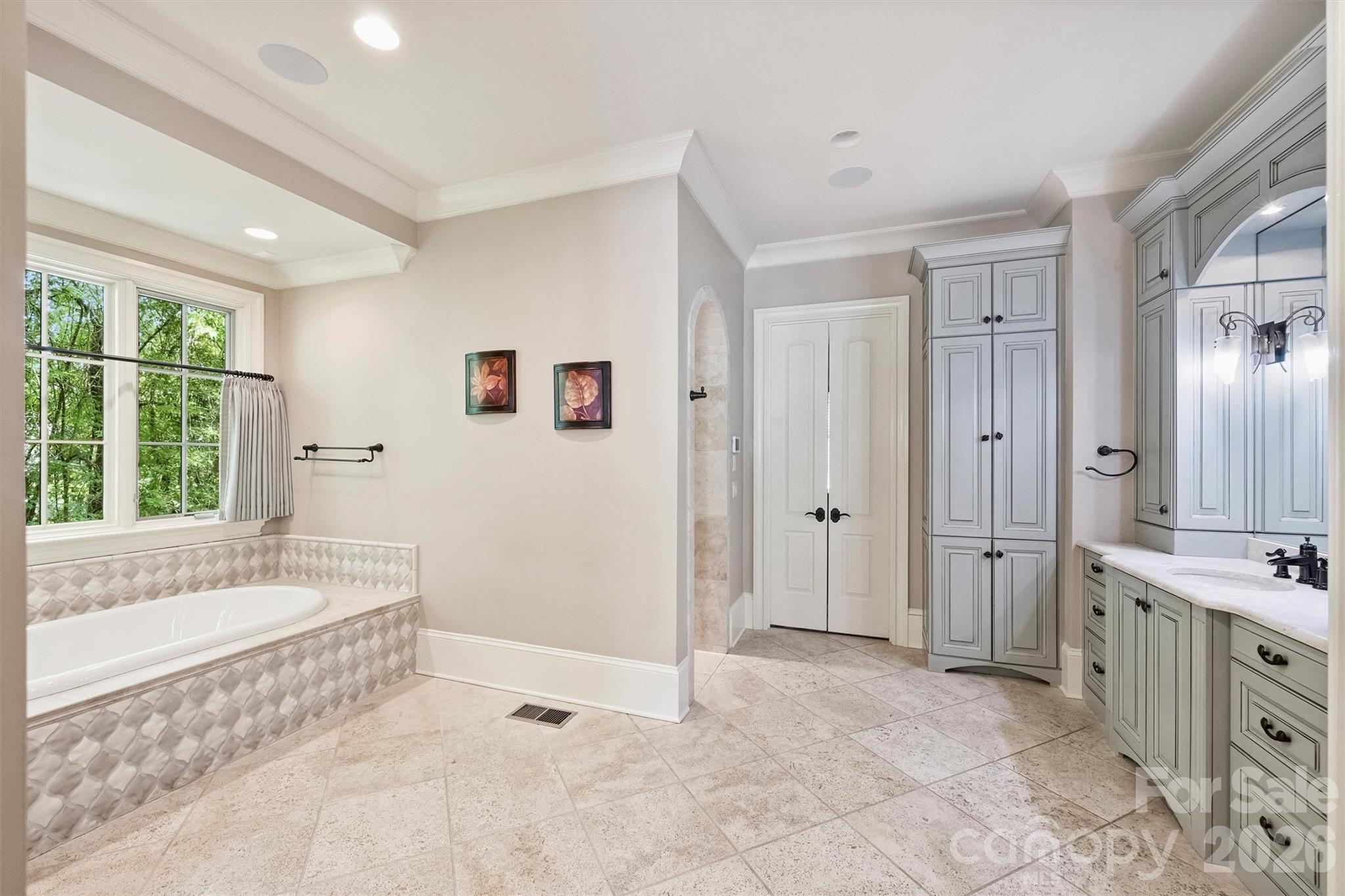 4901 Carmel Park Drive — Charlotte