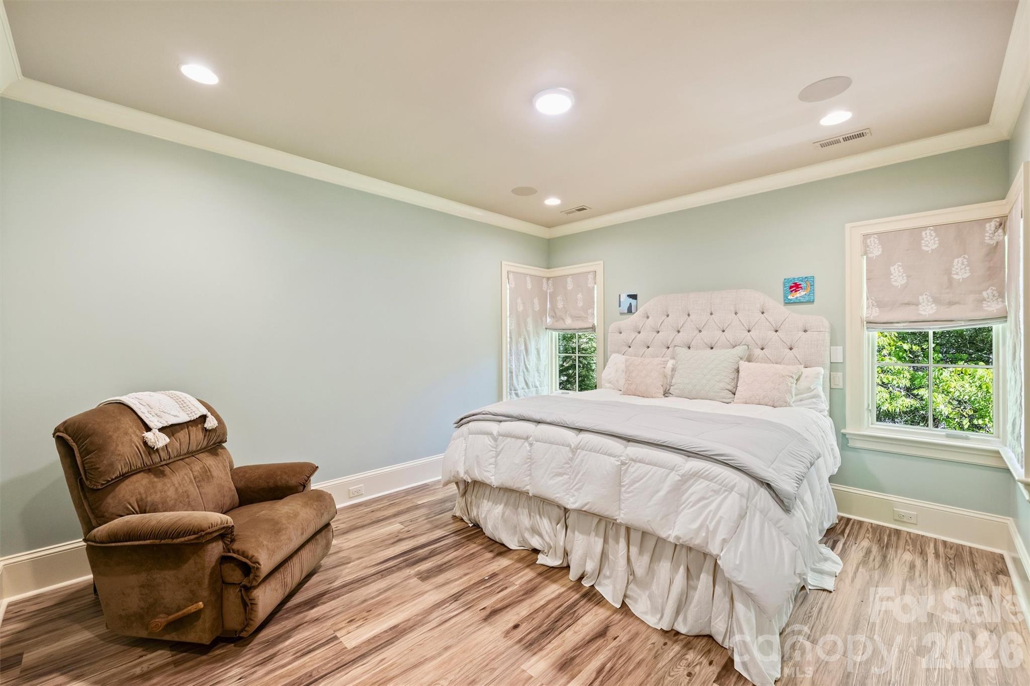 4901 Carmel Park Drive — Charlotte