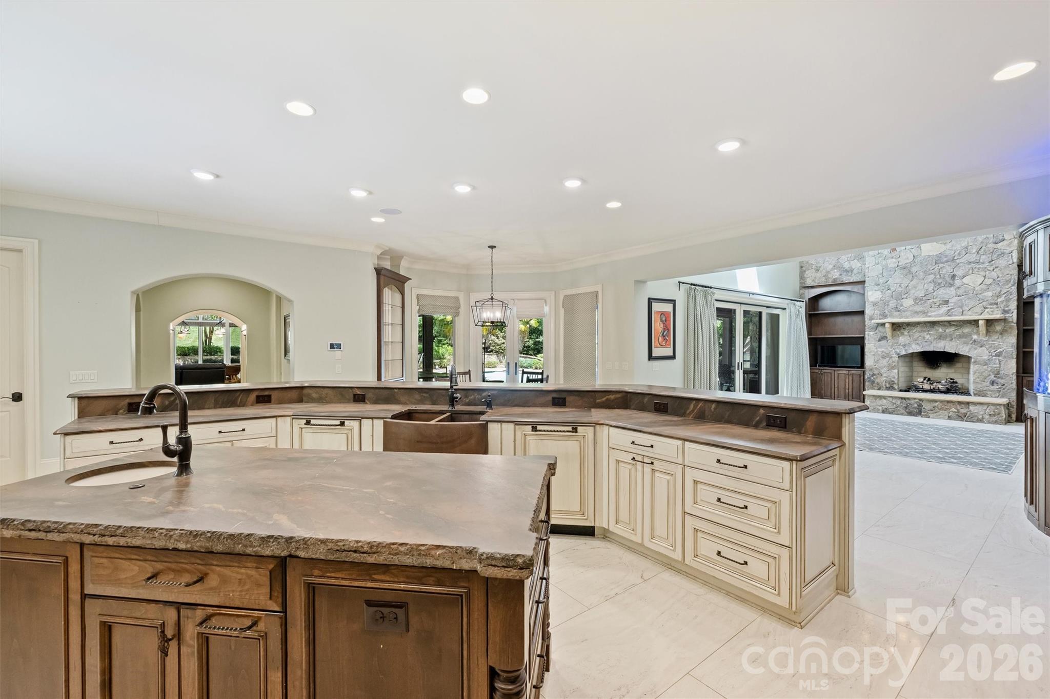 4901 Carmel Park Drive — Charlotte