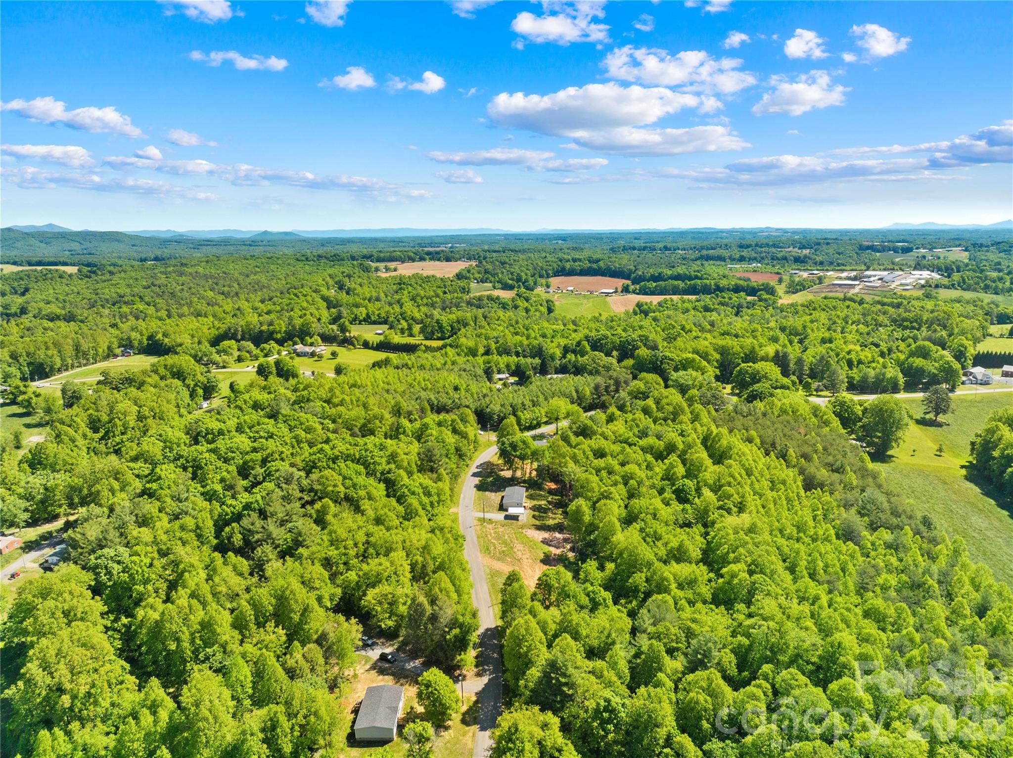 251 Center Lane — Thurmond