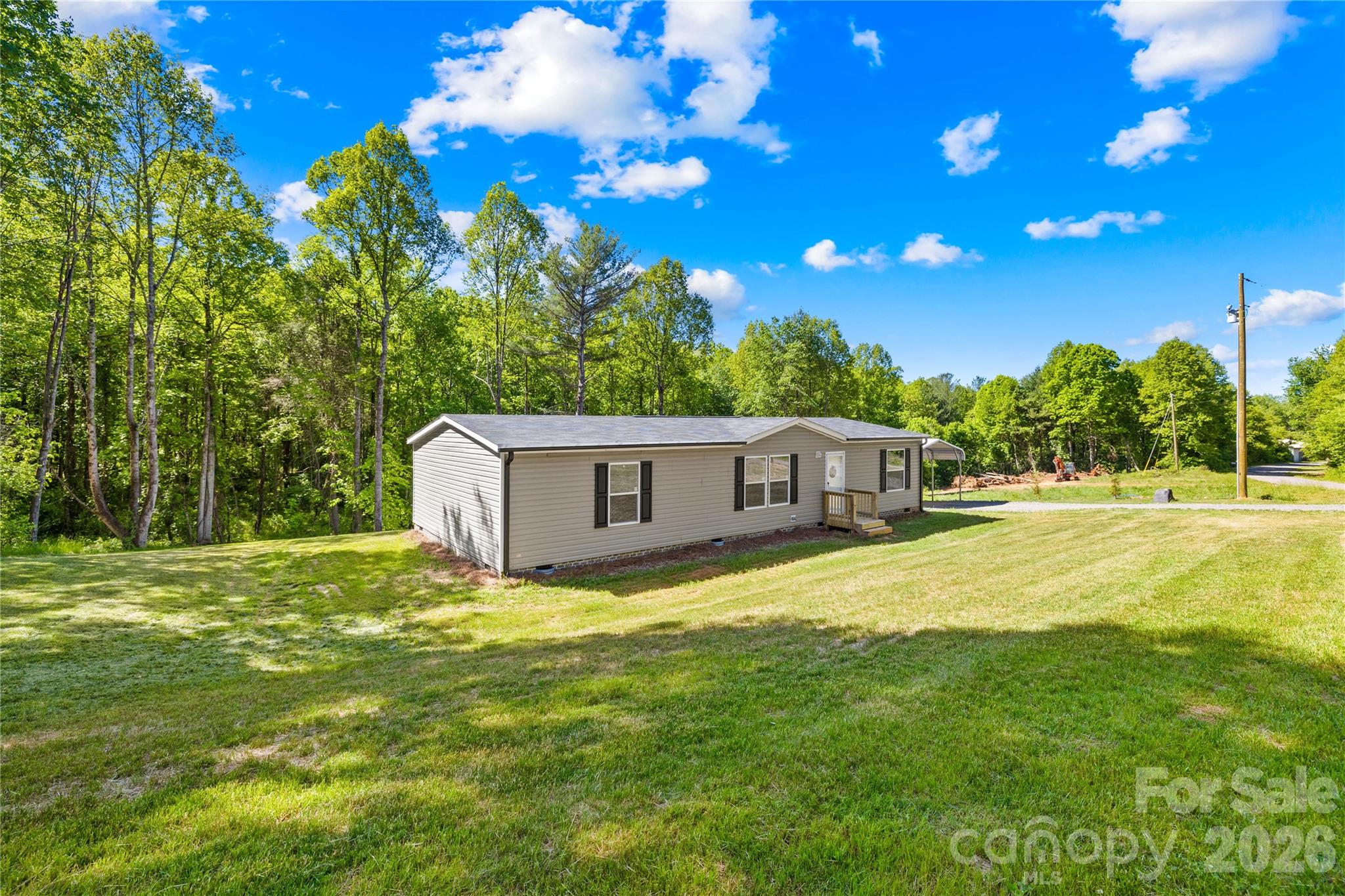 251 Center Lane — Thurmond
