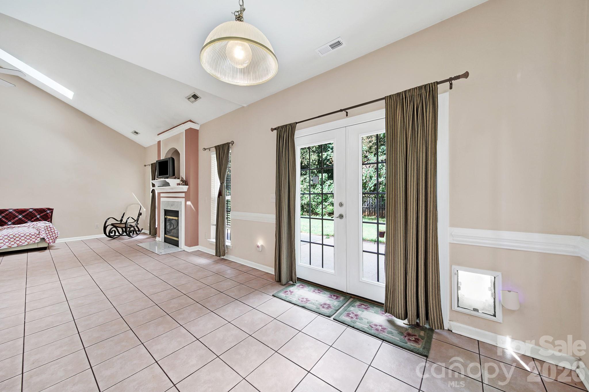 10918 Chamberlain Hall Court — Charlotte