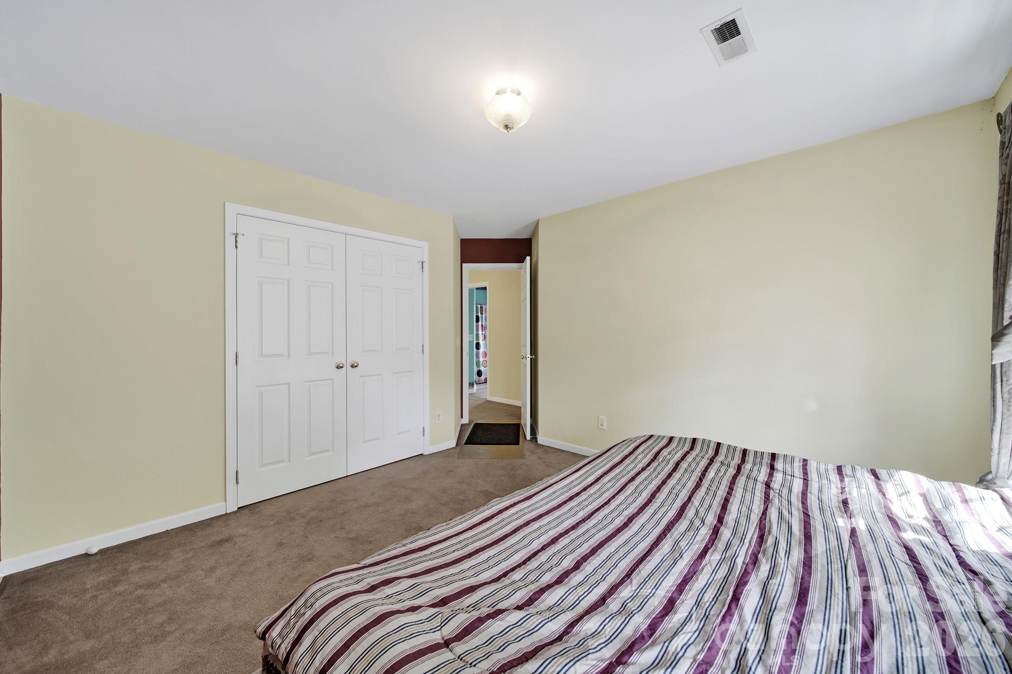 10918 Chamberlain Hall Court — Charlotte