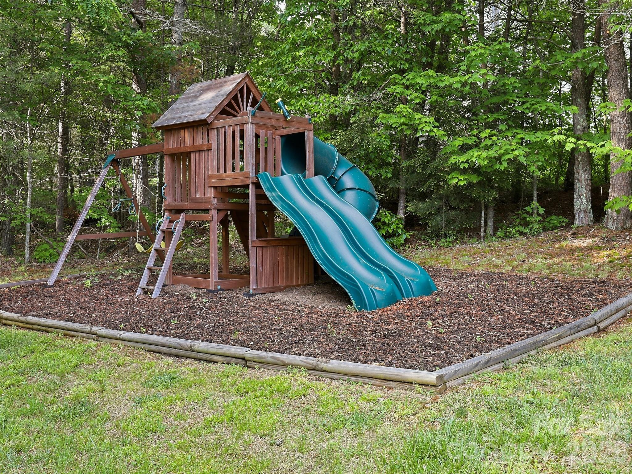 16 Lancaster Lane — Weaverville