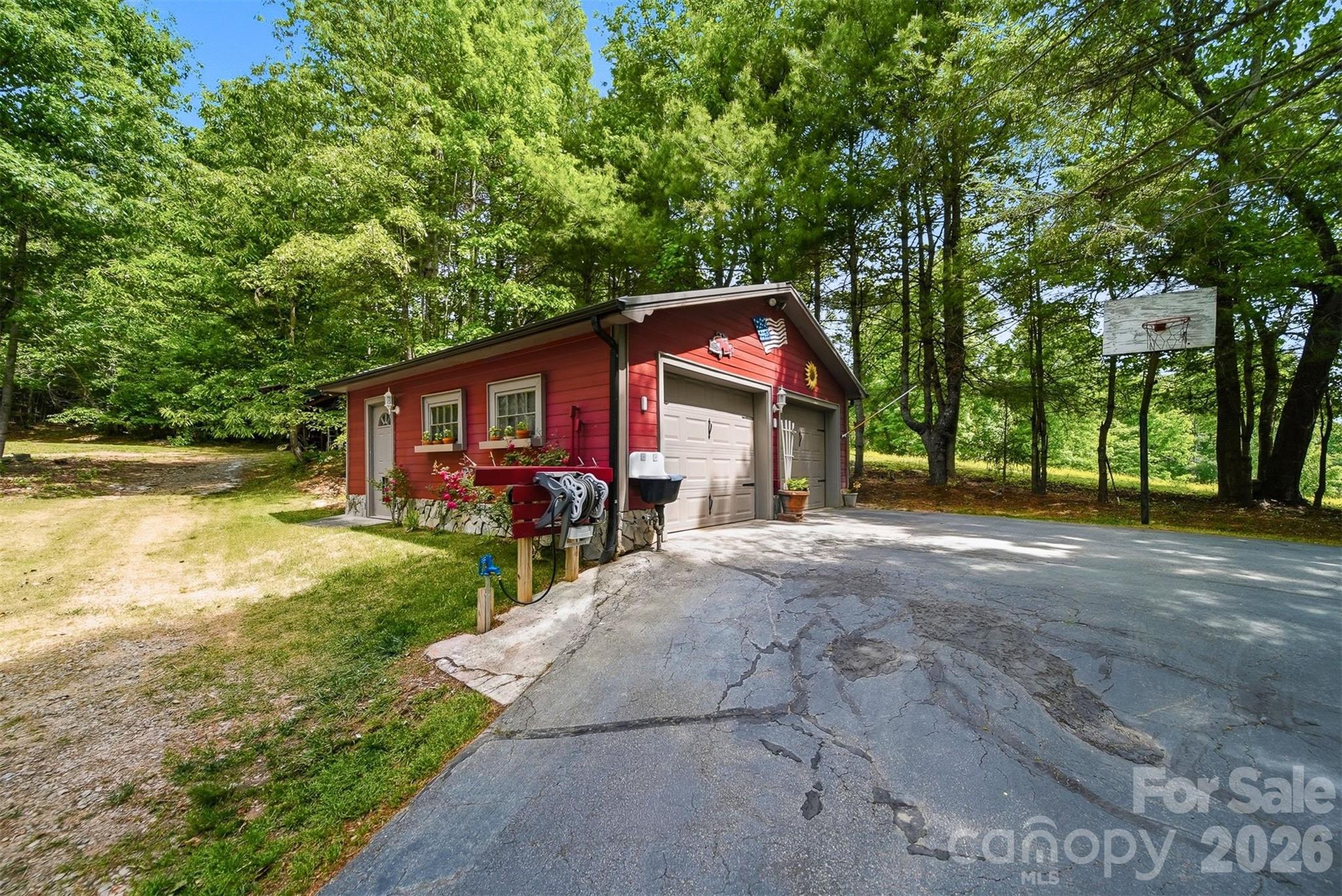 3497 Blue Creek Road — Lenoir