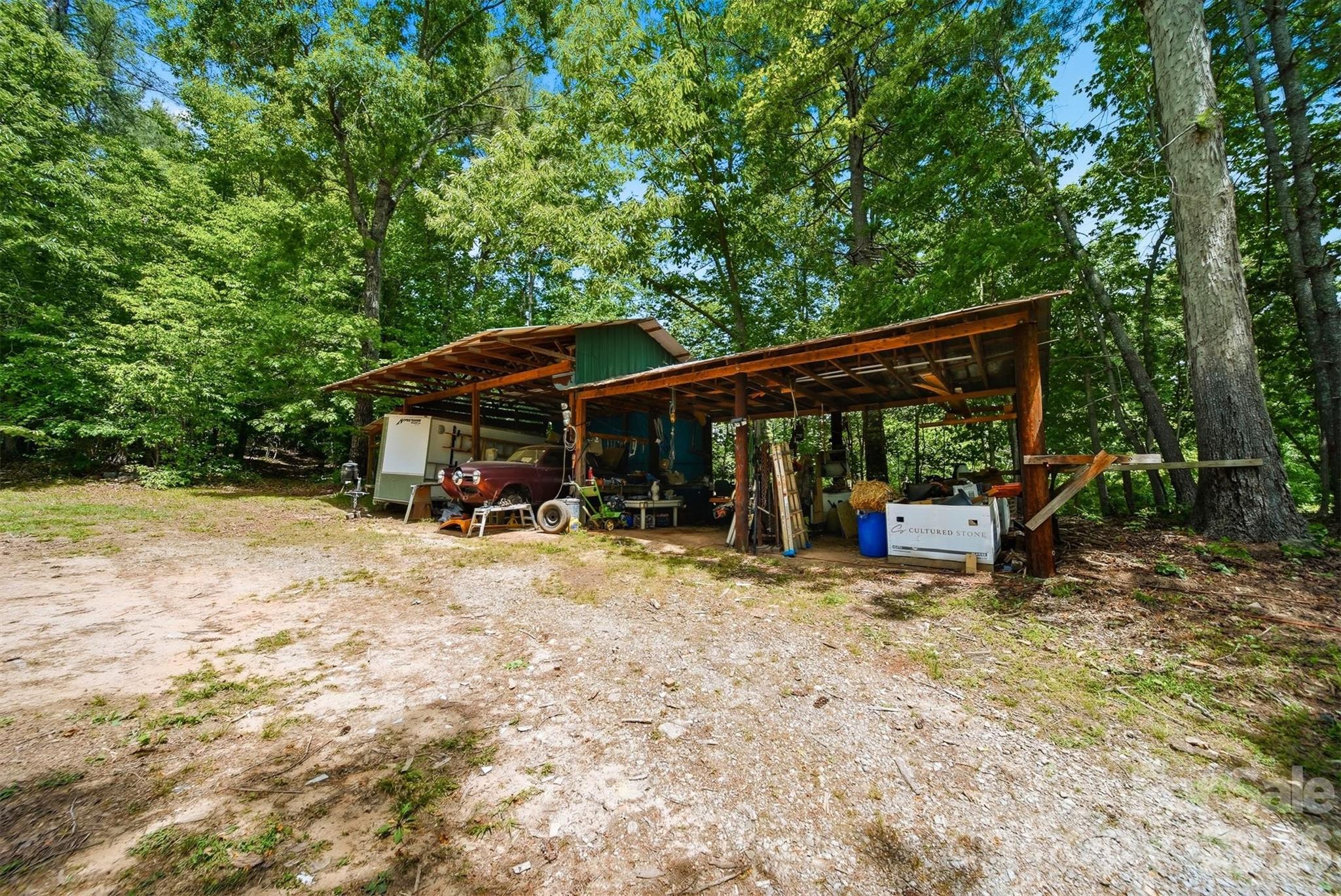 3497 Blue Creek Road — Lenoir