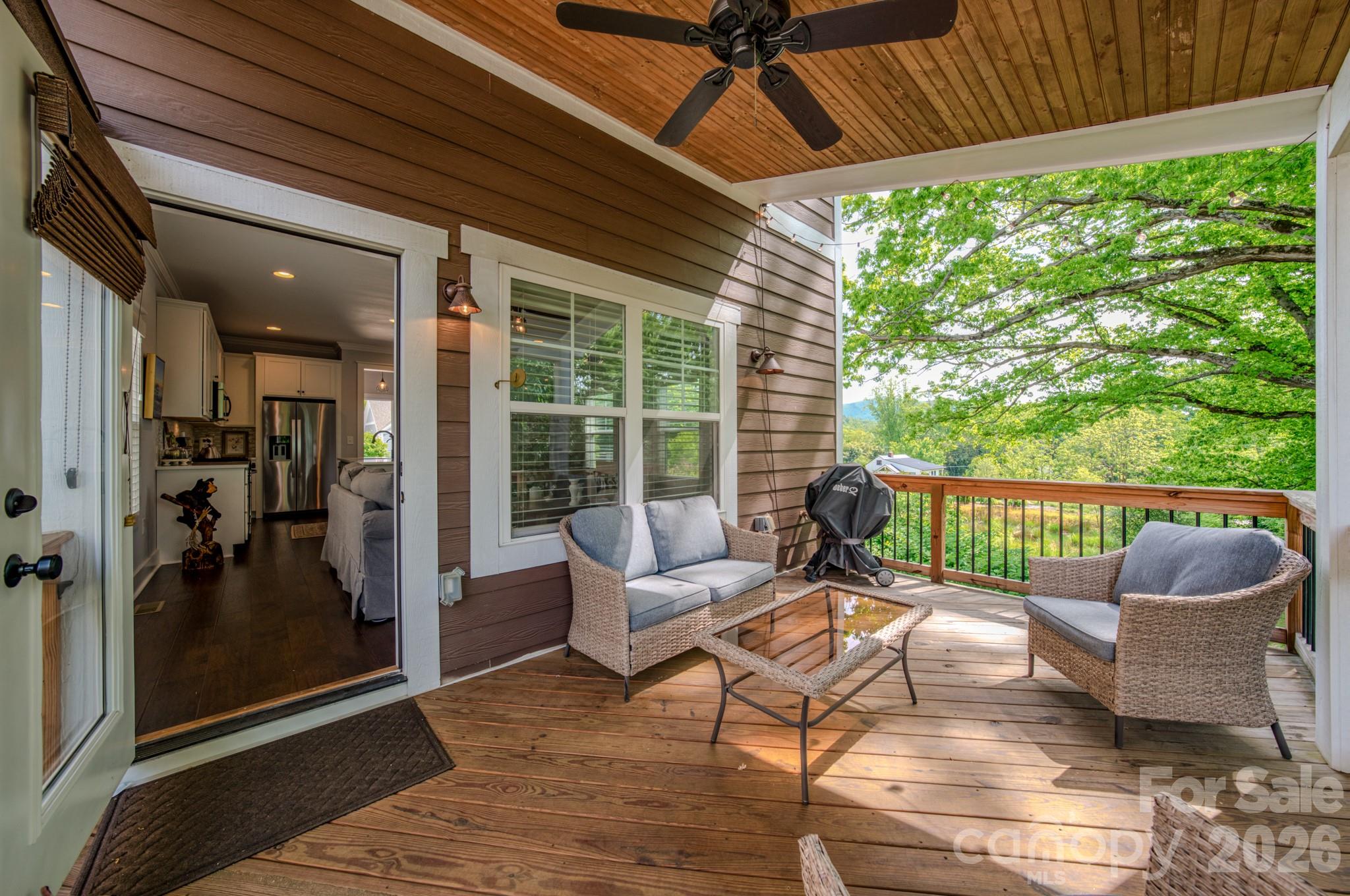 15 Tudor Way — Black Mountain