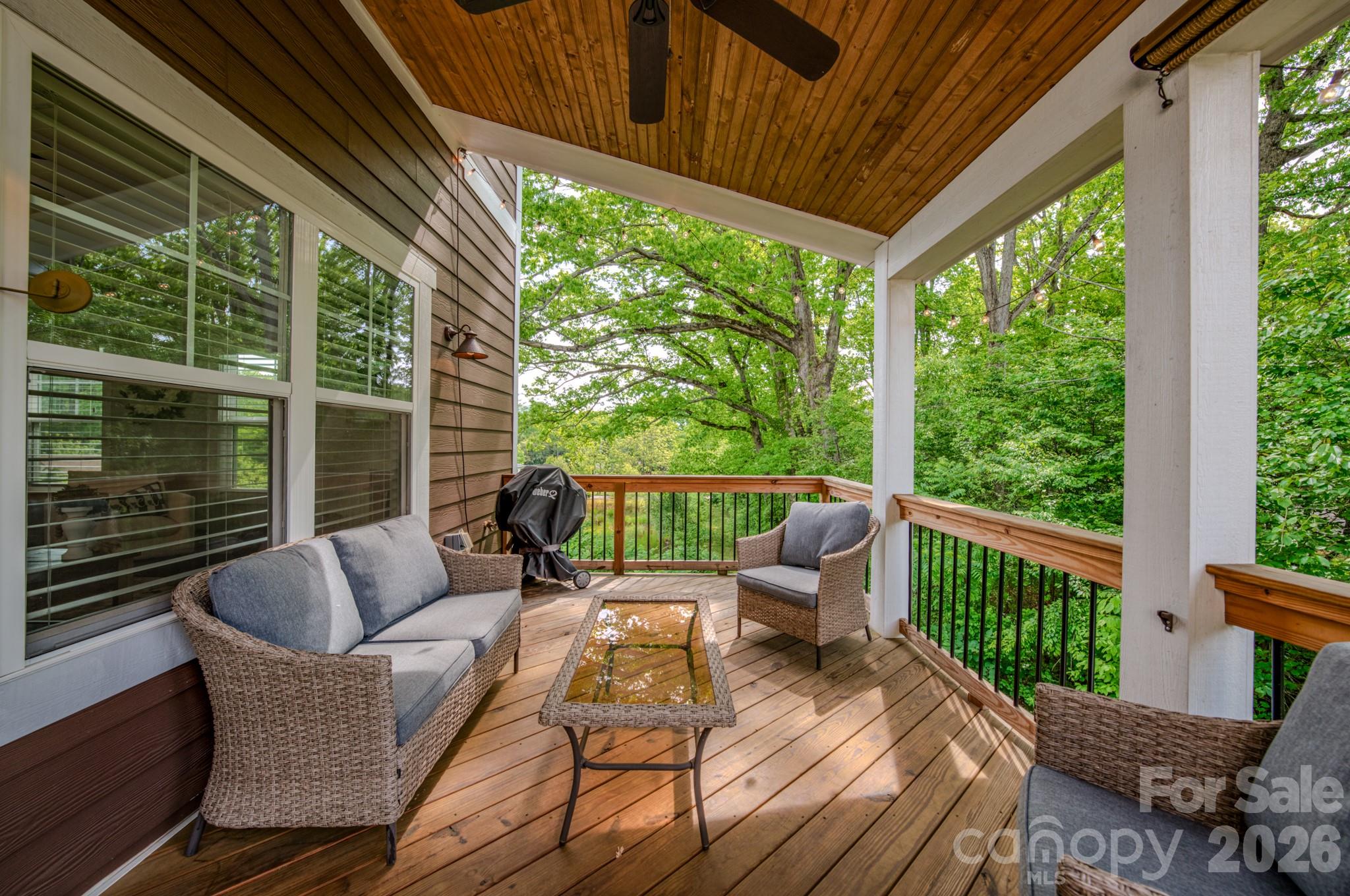 15 Tudor Way — Black Mountain