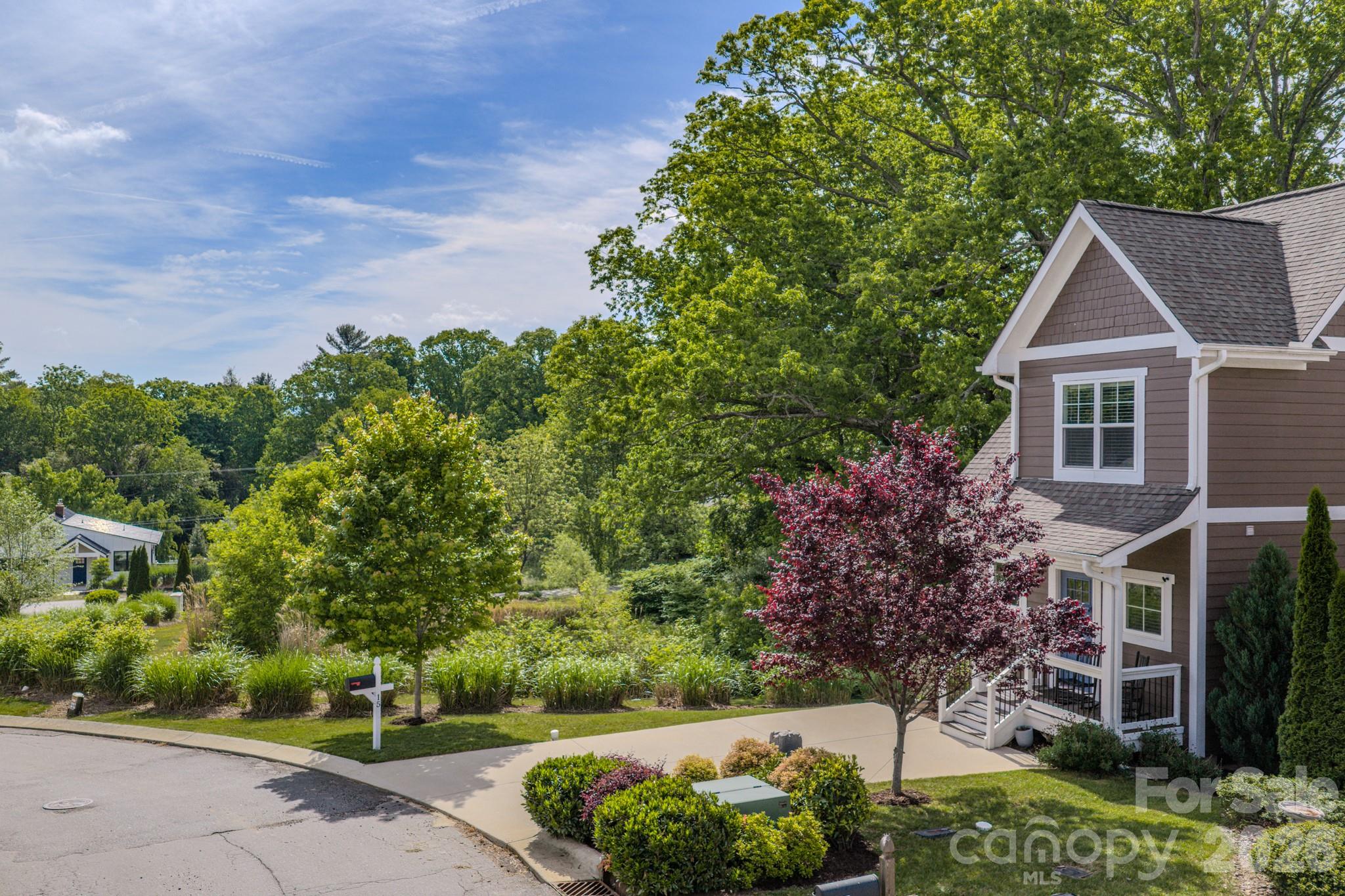 15 Tudor Way — Black Mountain