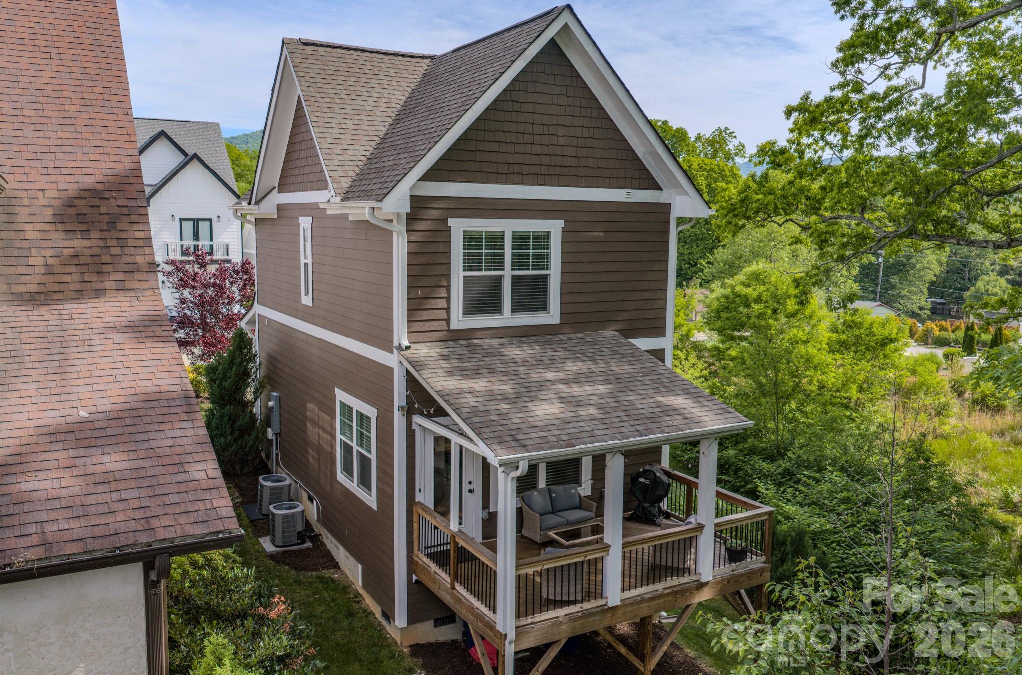15 Tudor Way — Black Mountain
