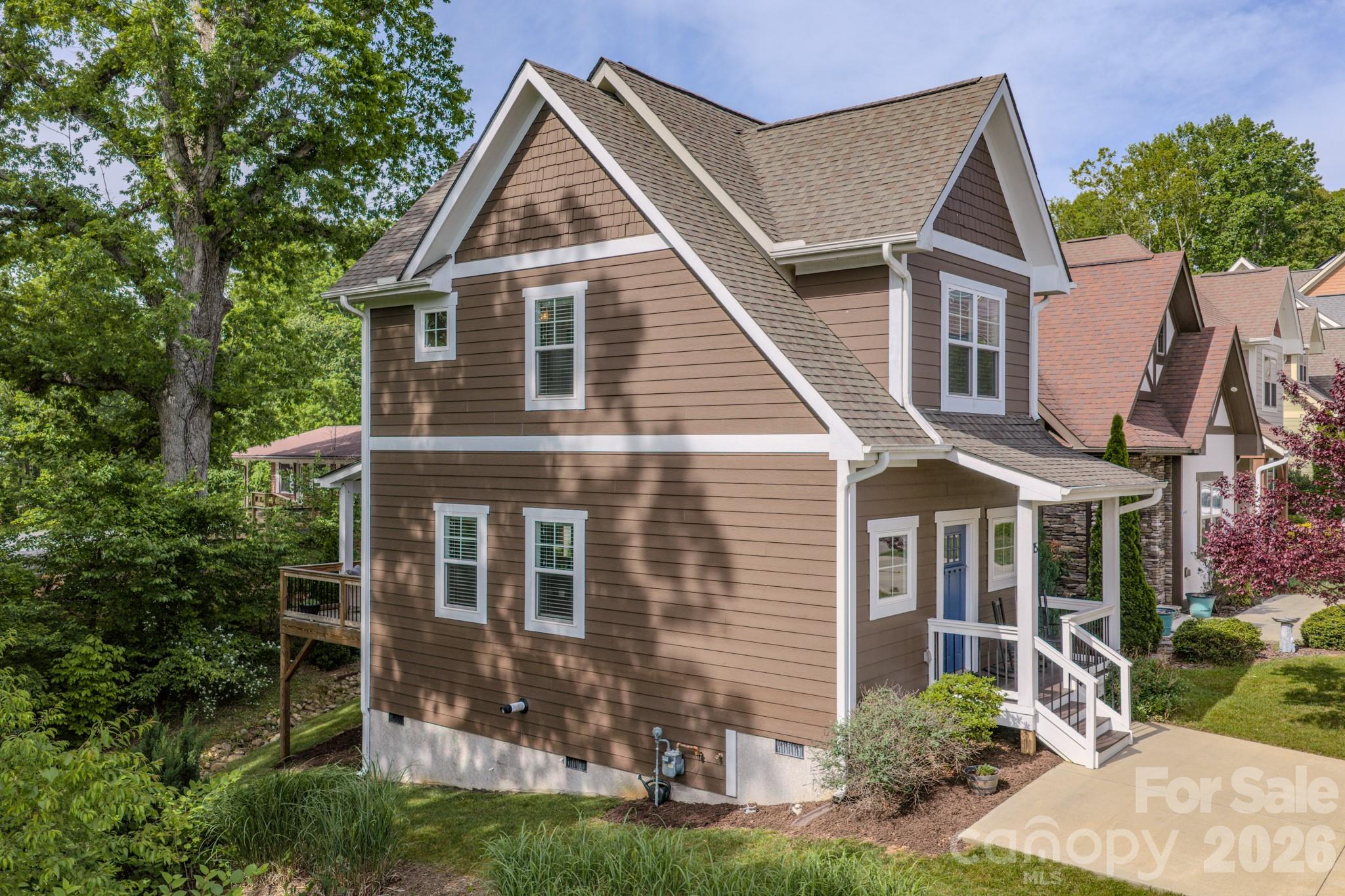 15 Tudor Way — Black Mountain