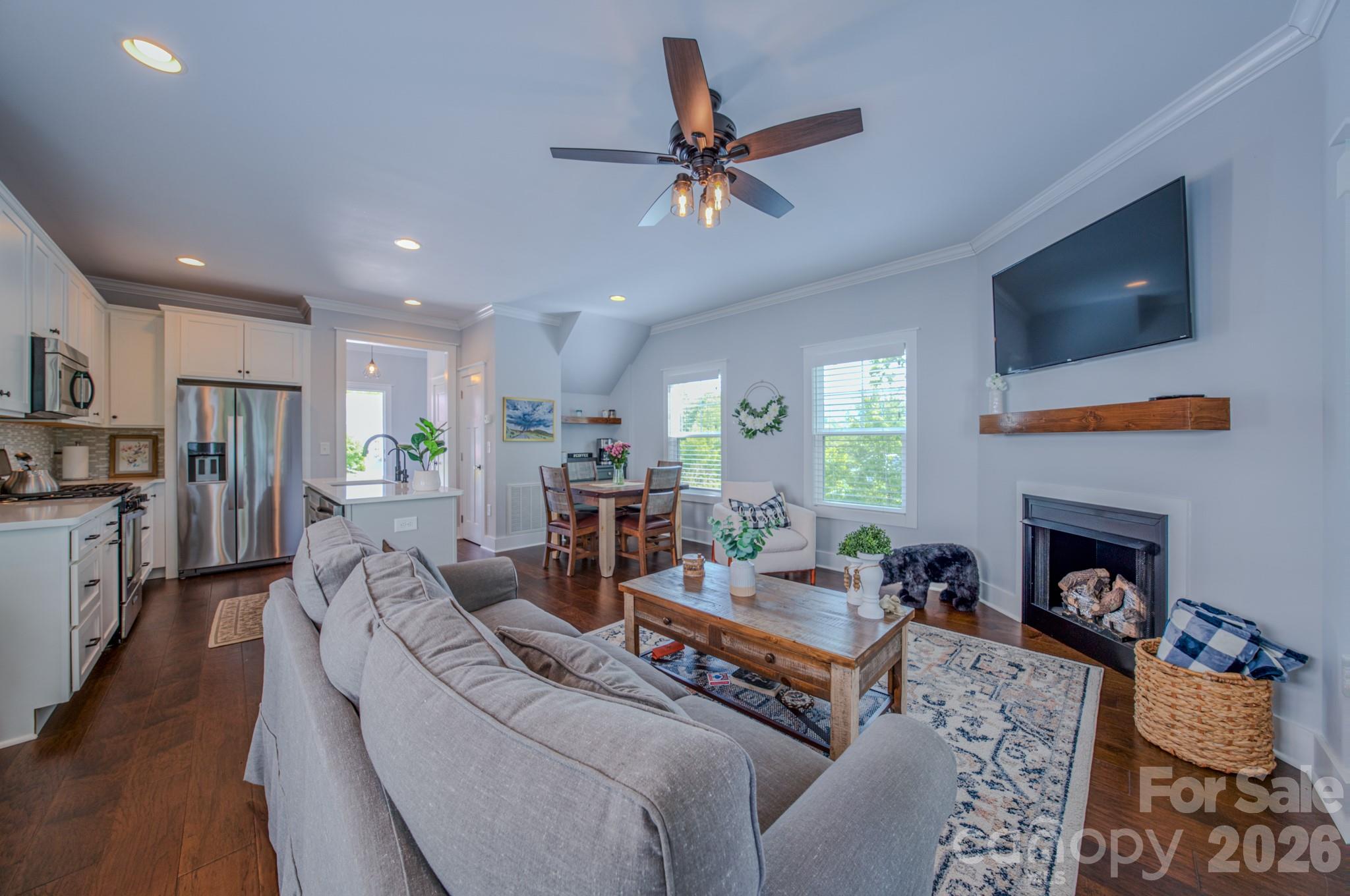 15 Tudor Way — Black Mountain