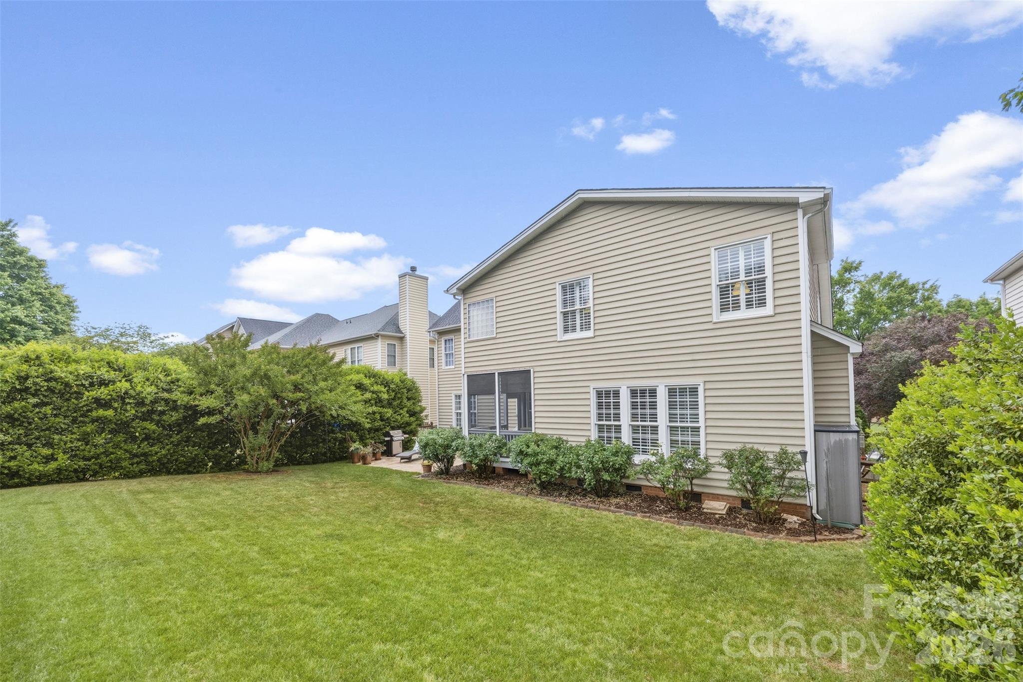 14438 Harvington Drive — Huntersville