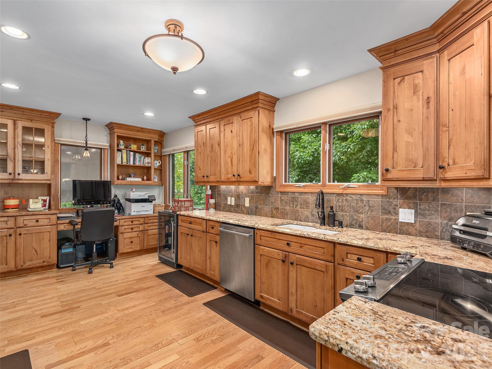 503 Fleetwood Plaza — Laurel Park