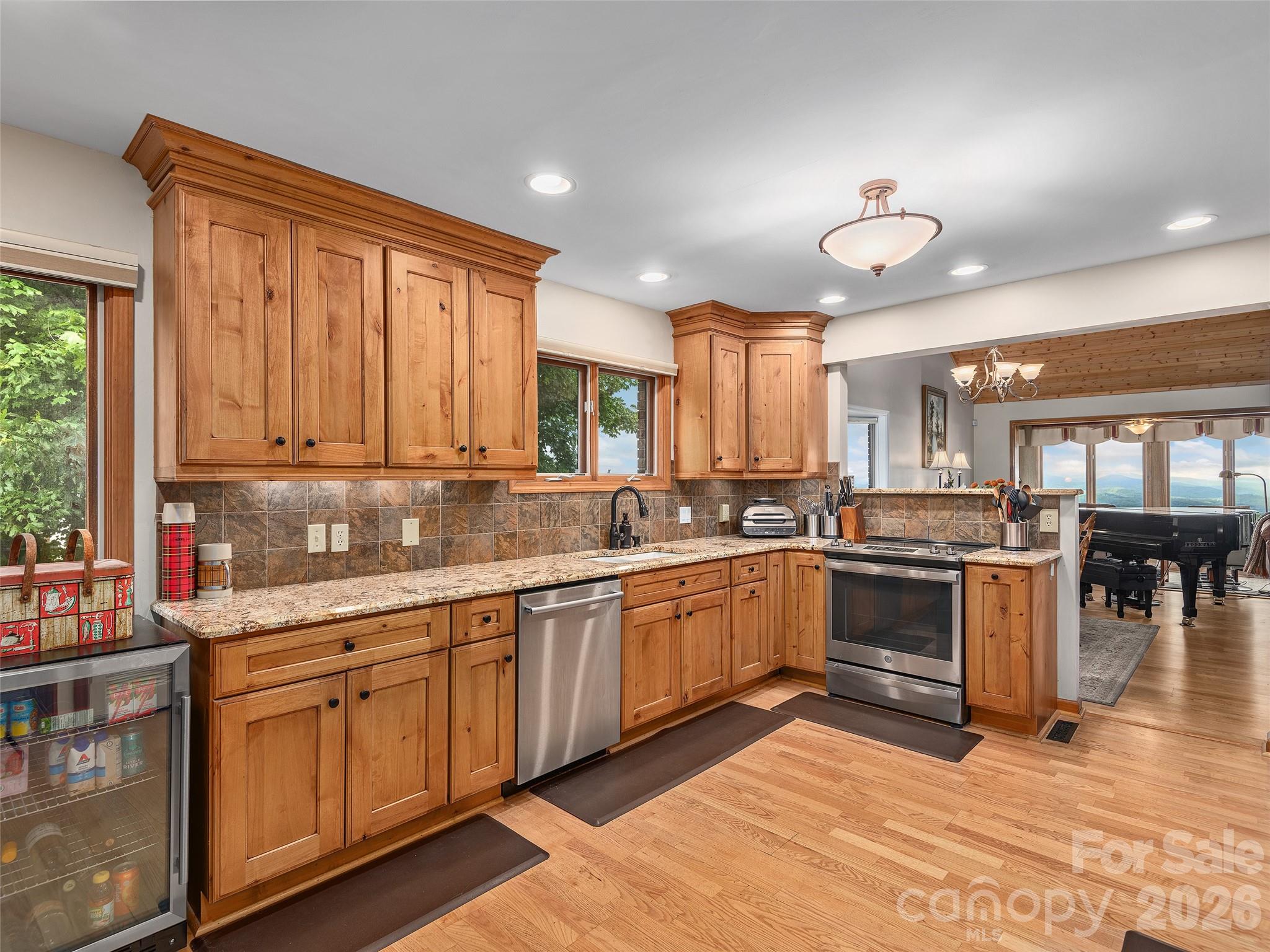 503 Fleetwood Plaza — Laurel Park