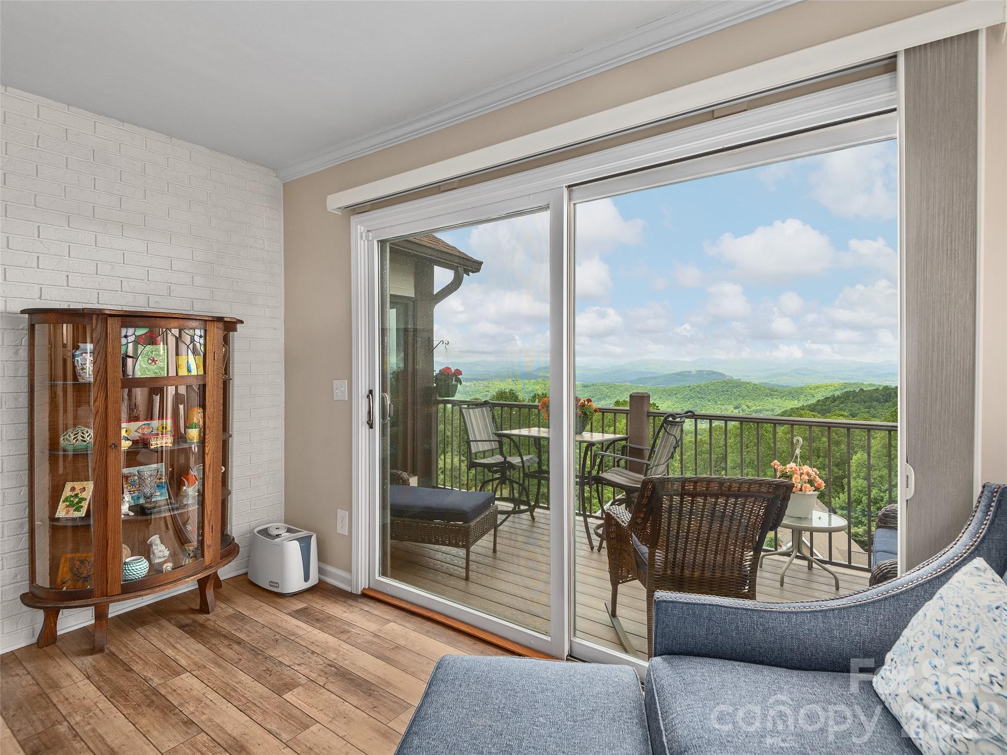 503 Fleetwood Plaza — Laurel Park