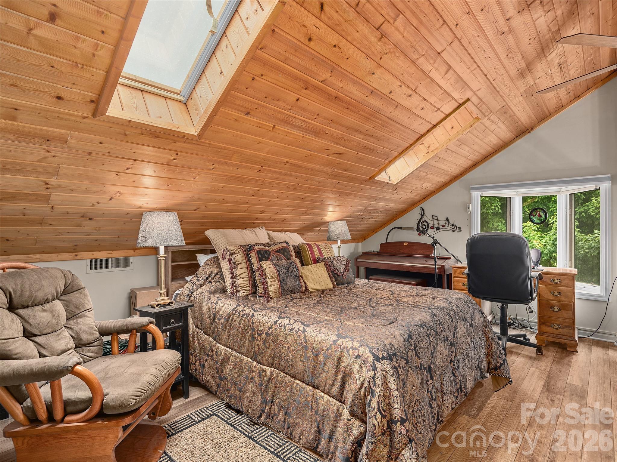 503 Fleetwood Plaza — Laurel Park