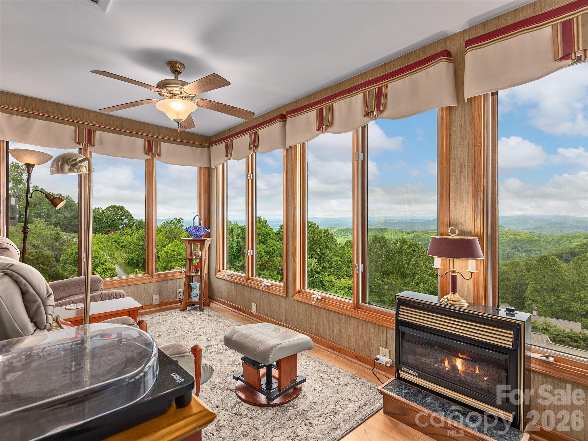 503 Fleetwood Plaza — Laurel Park