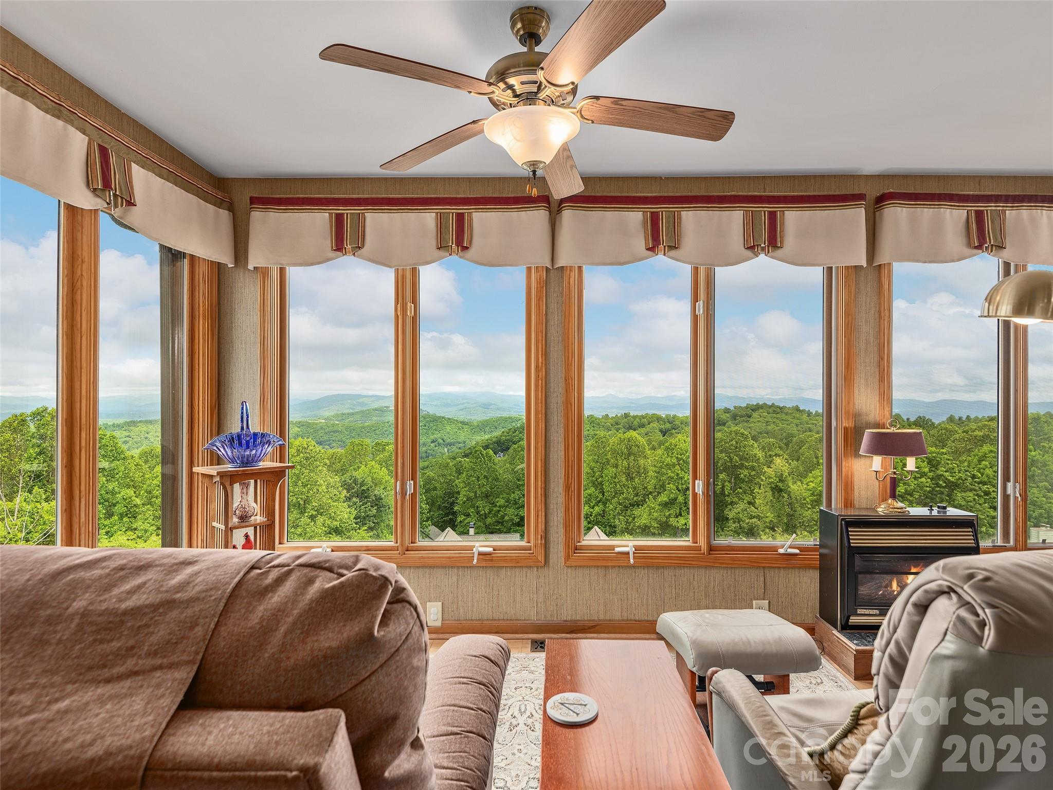 503 Fleetwood Plaza — Laurel Park