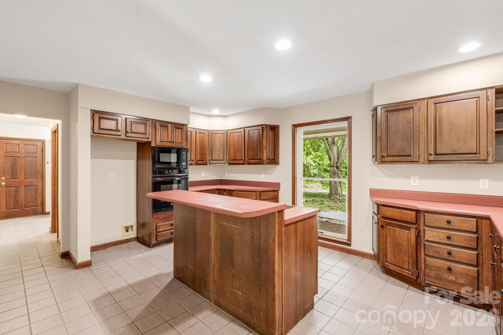 35 Byrd Road — Candler