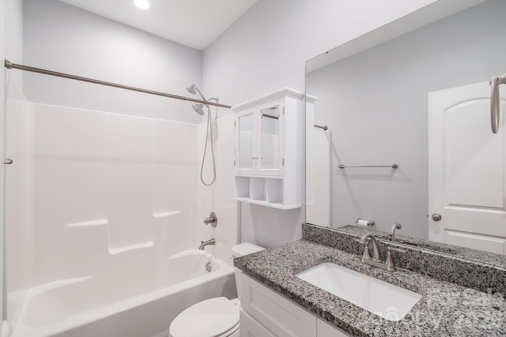 939 Old Stagecoach Road — Camden