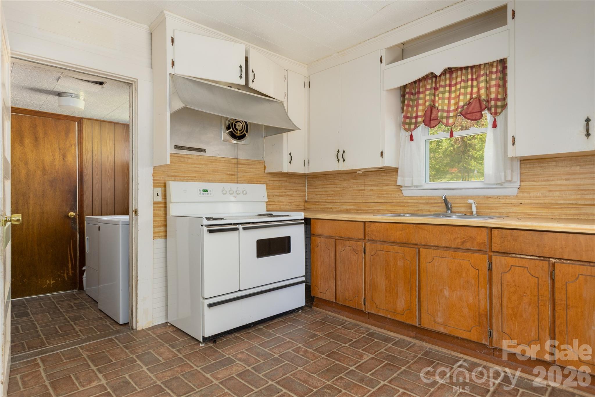 484 Yancey Road — Marion