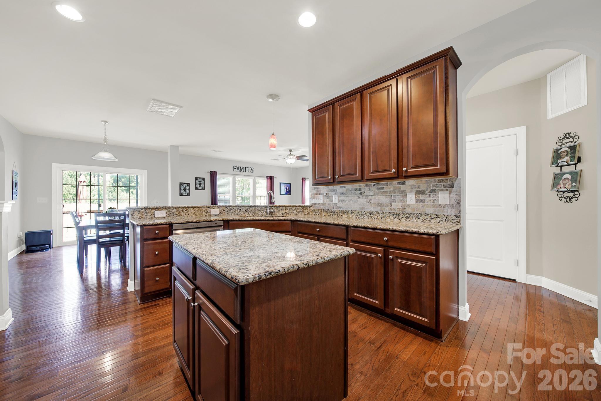 16416 Leavitt Lane — Davidson