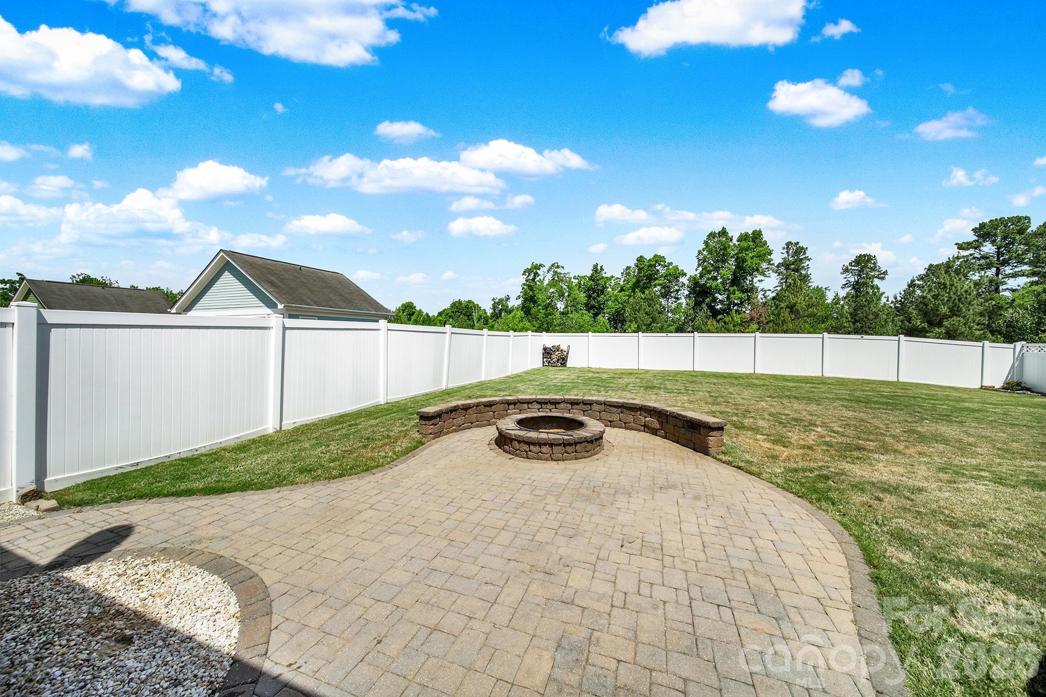 16416 Leavitt Lane — Davidson
