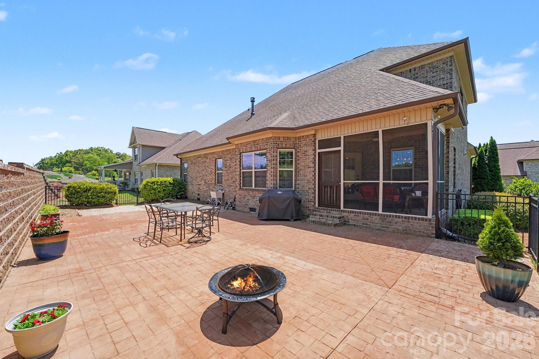 489 Lotus Court #18 — Lewisville