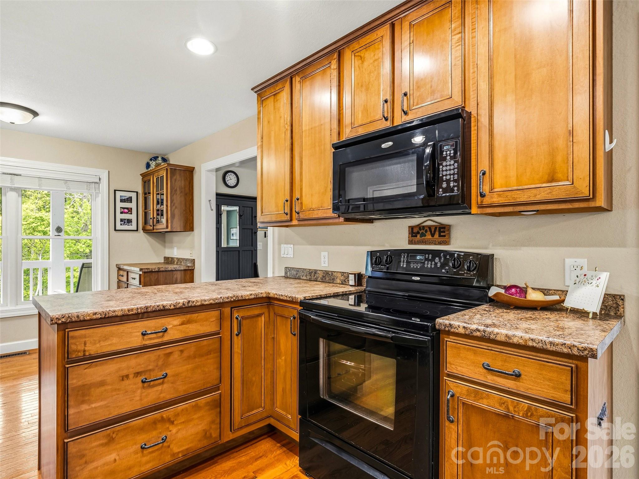 530 Windom Cove — Burnsville