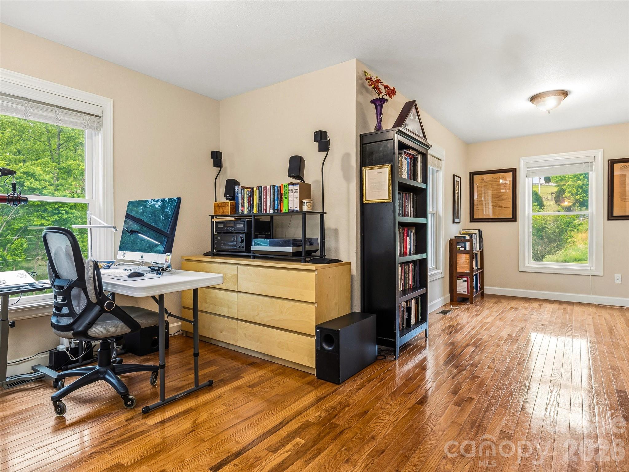 530 Windom Cove — Burnsville