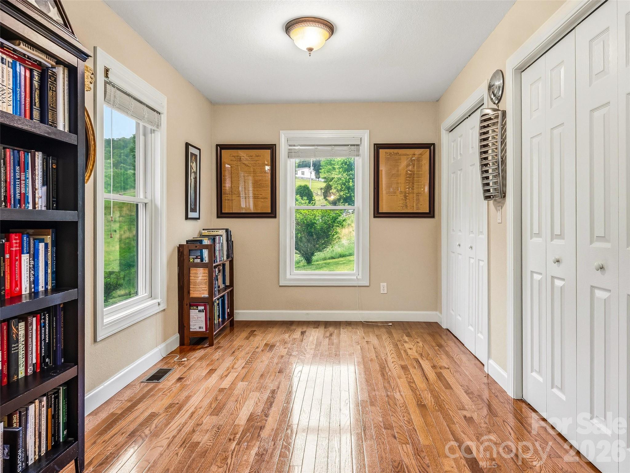 530 Windom Cove — Burnsville