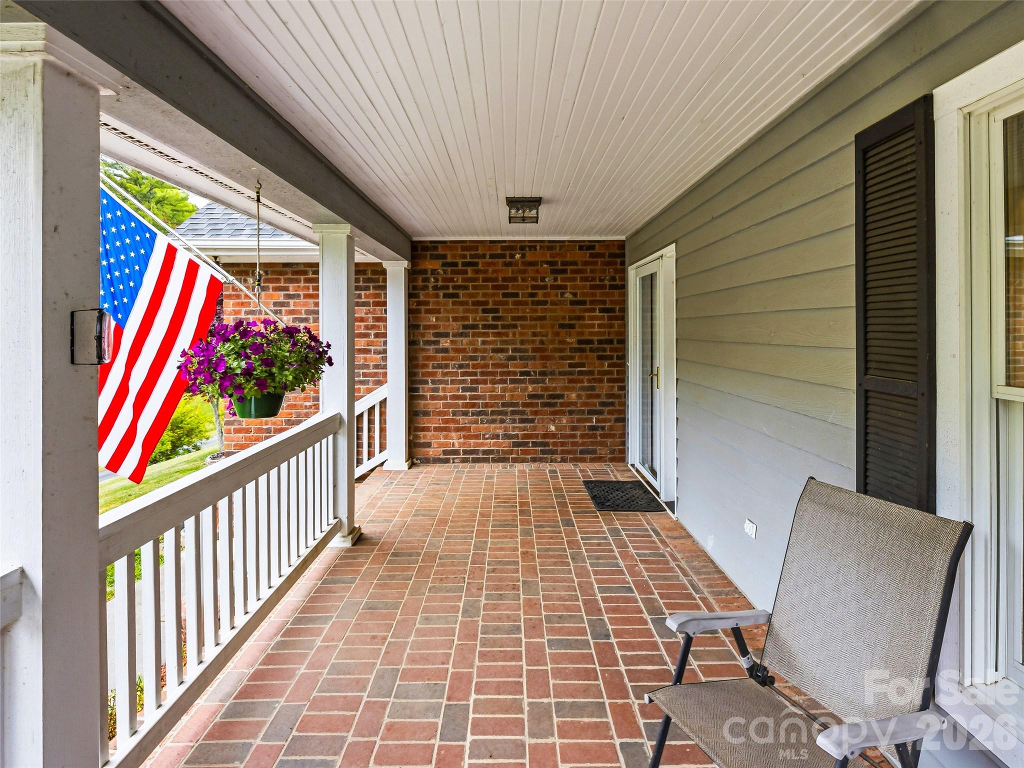 530 Windom Cove — Burnsville