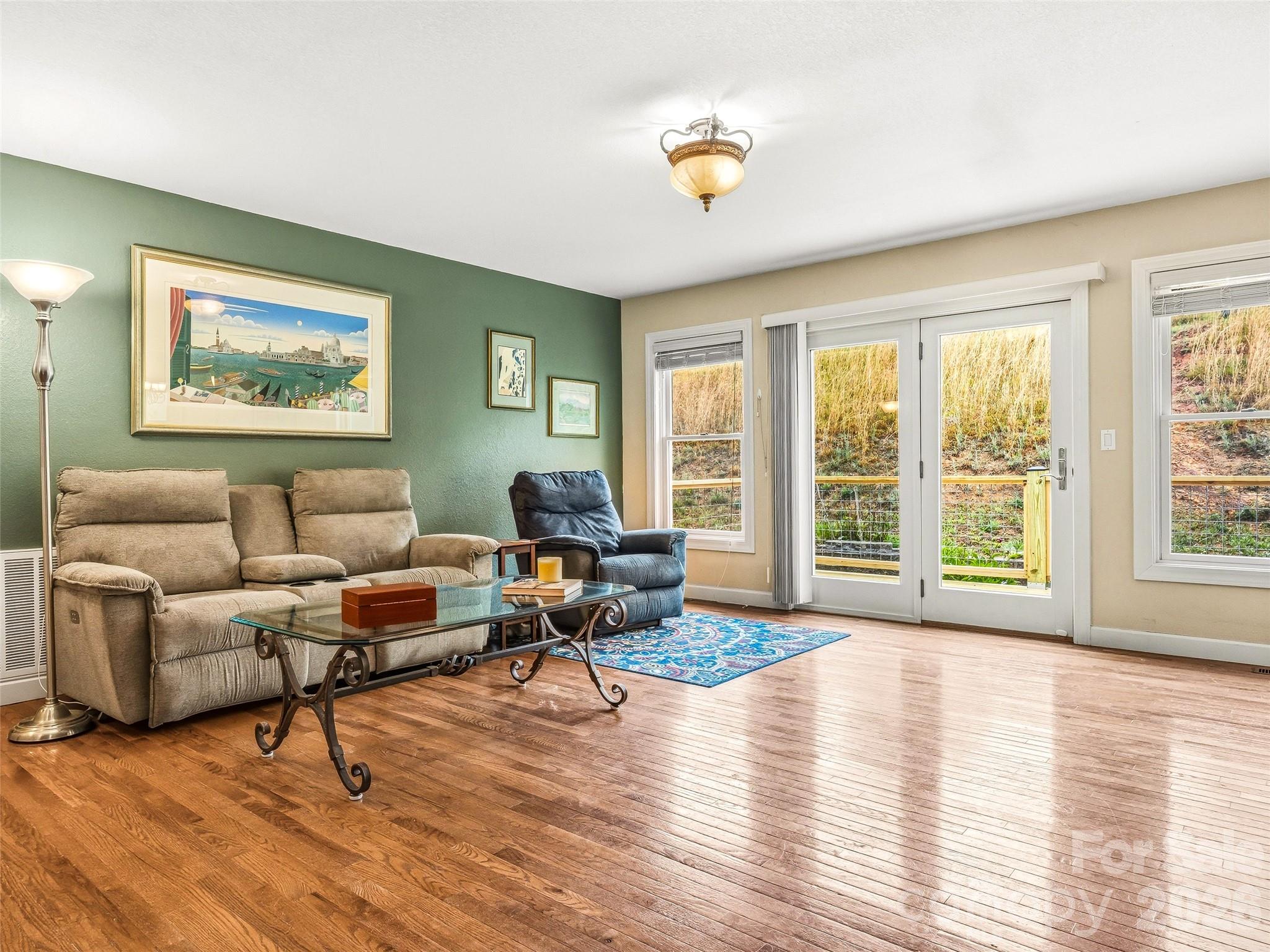 530 Windom Cove — Burnsville