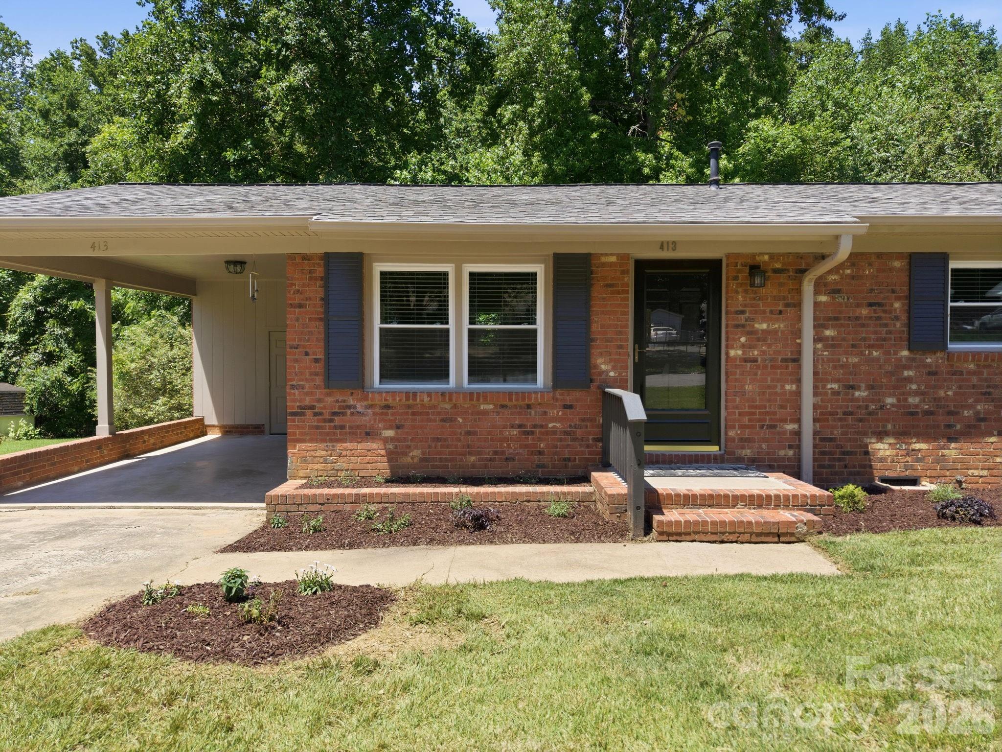 413 E Mclelland Avenue — Mooresville
