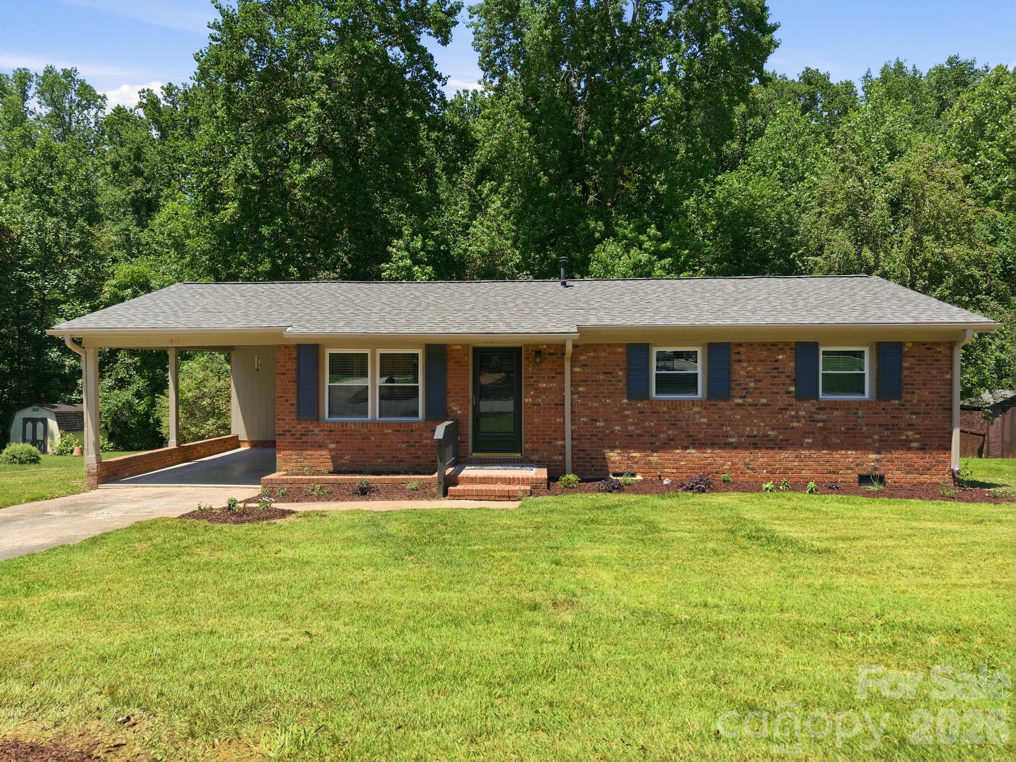 413 E Mclelland Avenue — Mooresville