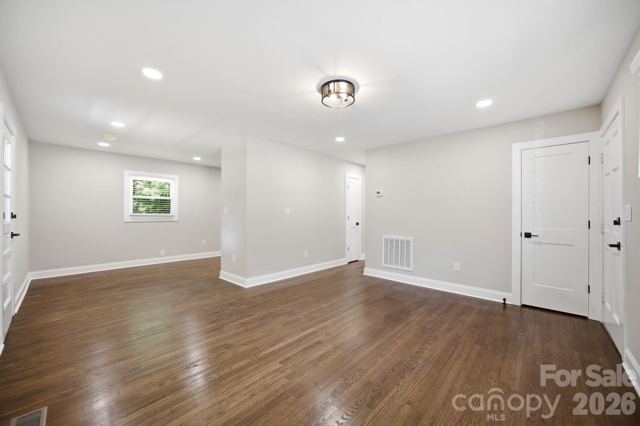 413 E Mclelland Avenue — Mooresville