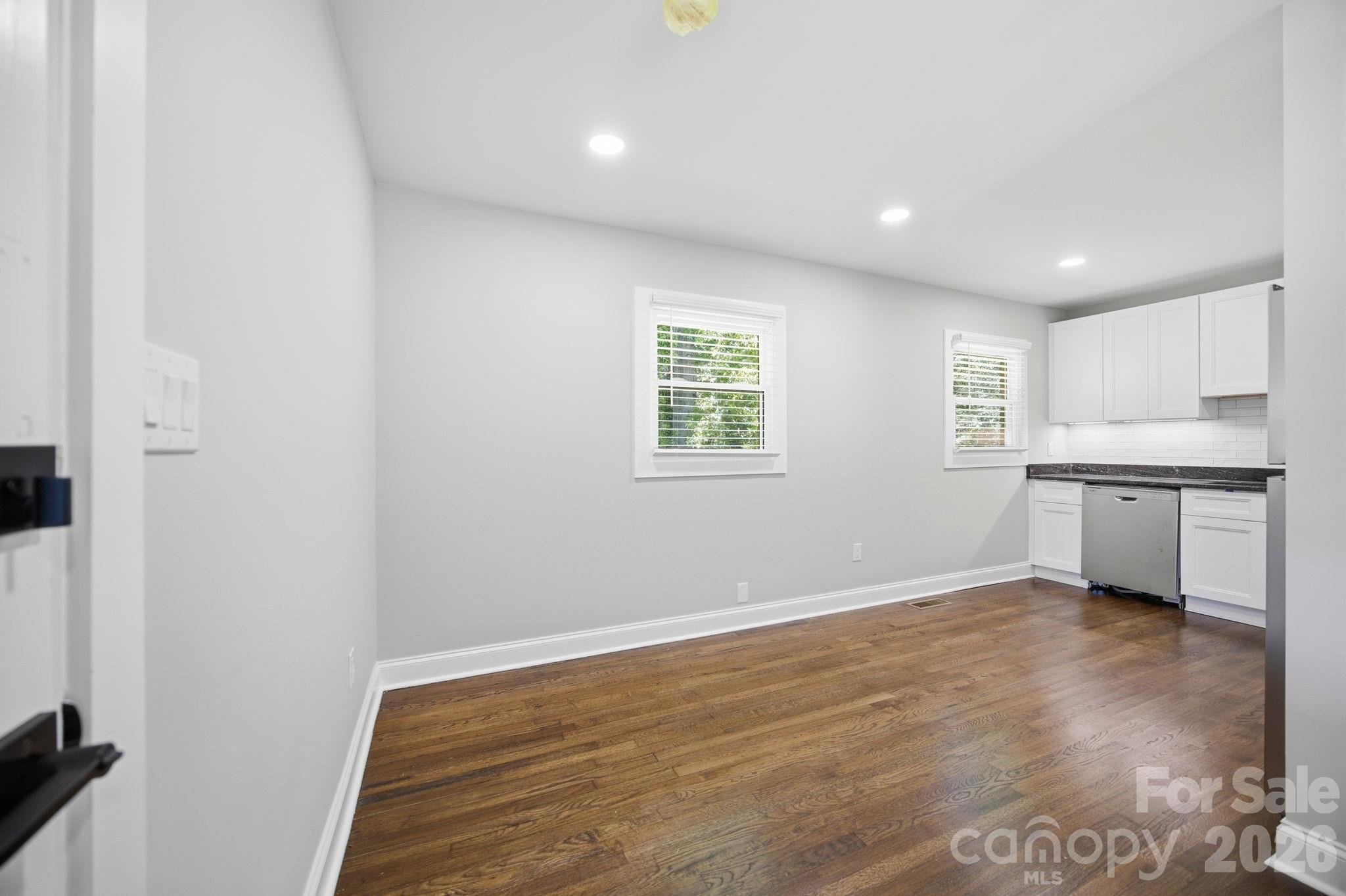 413 E Mclelland Avenue — Mooresville