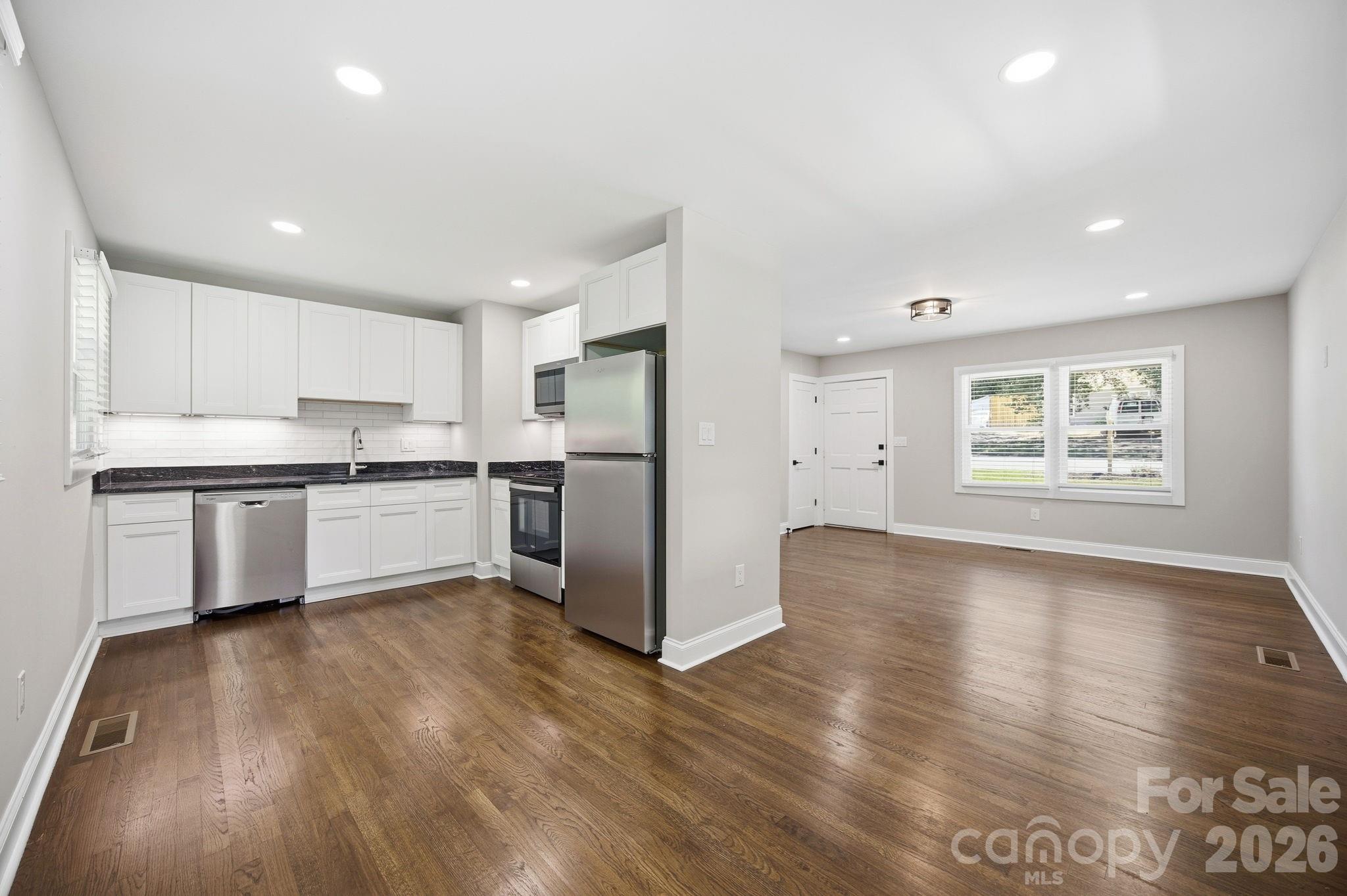 413 E Mclelland Avenue — Mooresville