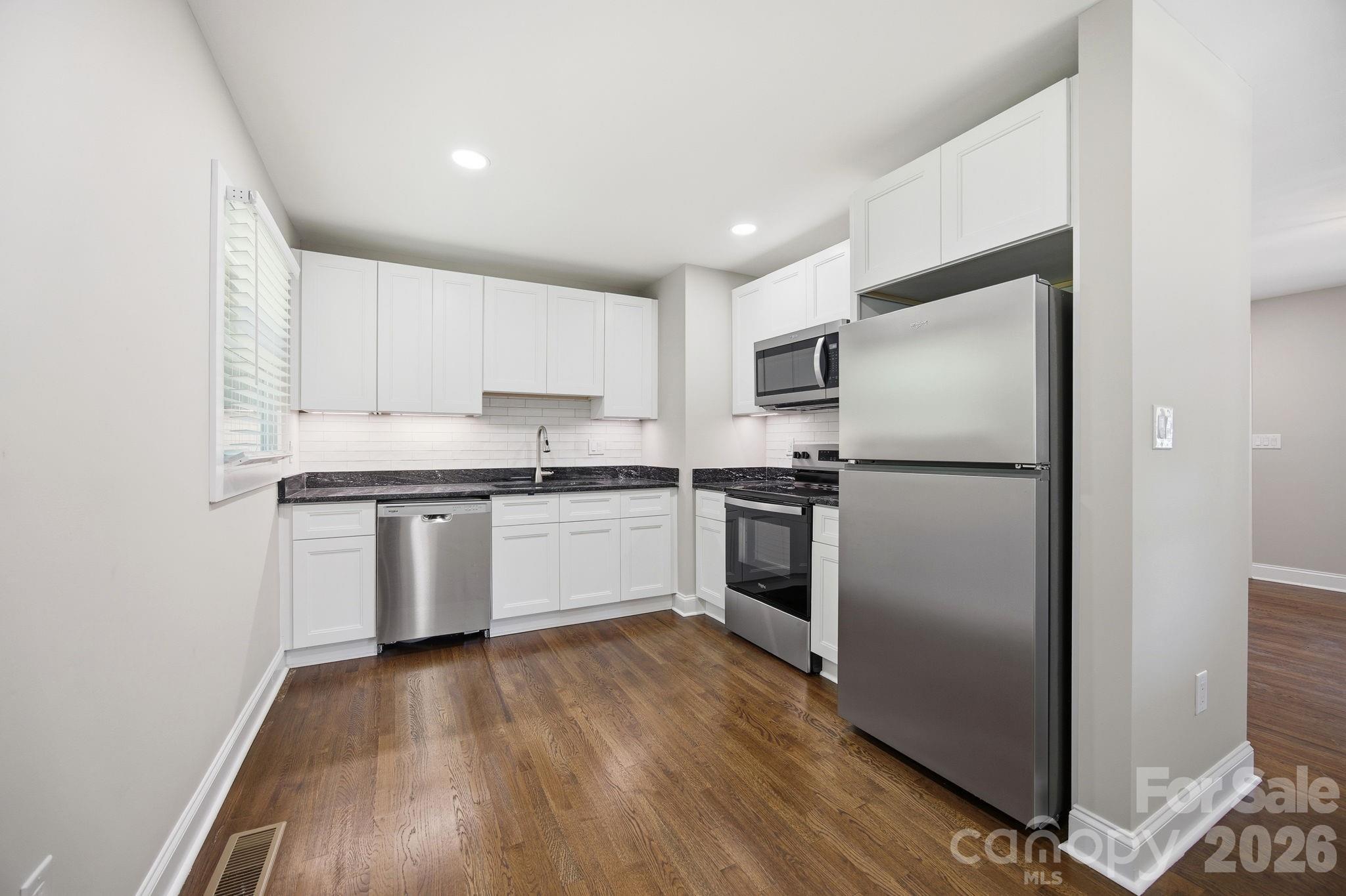 413 E Mclelland Avenue — Mooresville